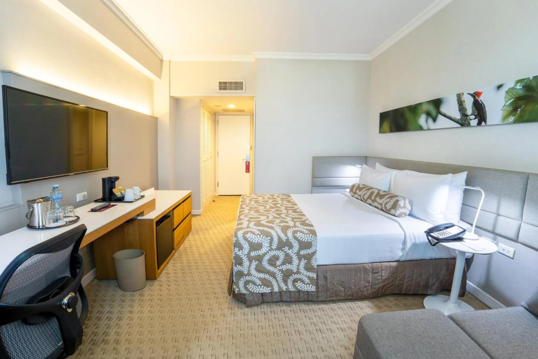 Photo of the whole room, Bed in Crowne Plaza Managua by IHG