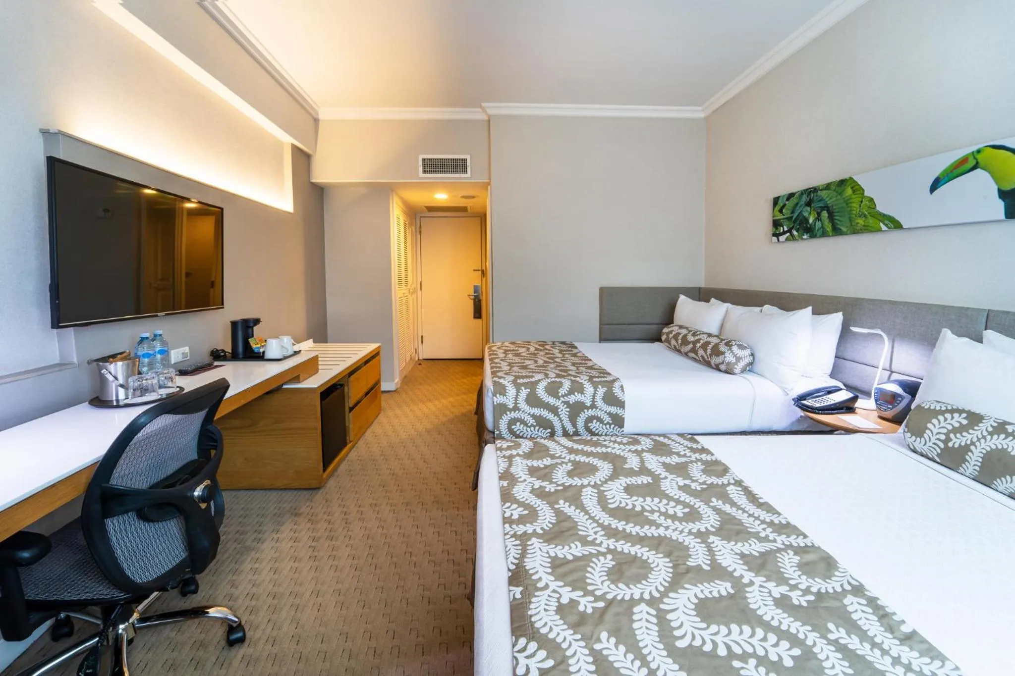 Photo of the whole room, Bed in Crowne Plaza Managua by IHG