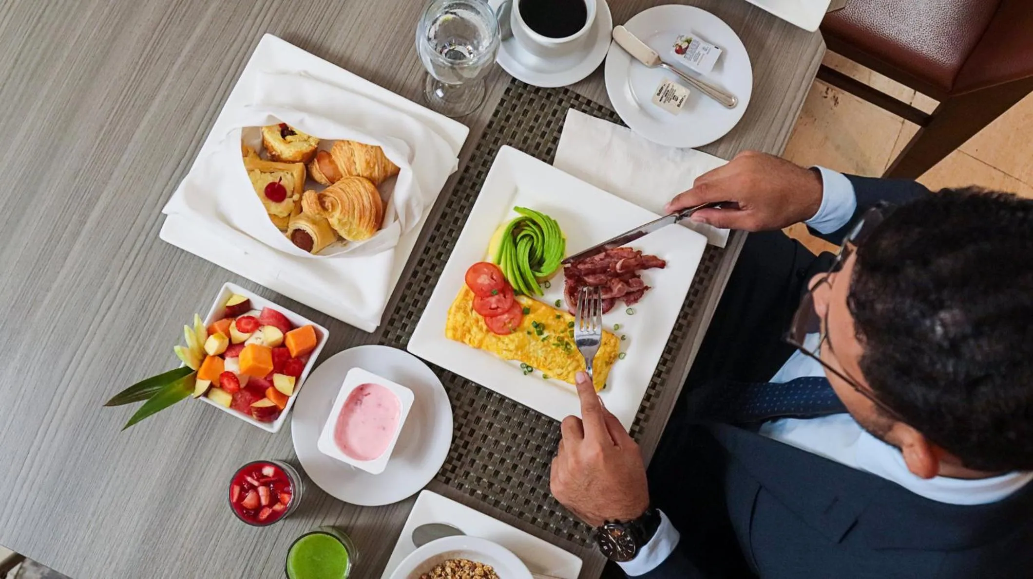 Restaurant/places to eat in Crowne Plaza Managua by IHG