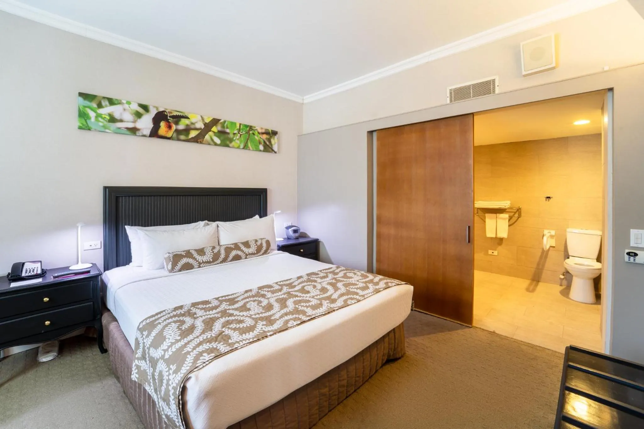 Photo of the whole room, Bed in Crowne Plaza Managua by IHG