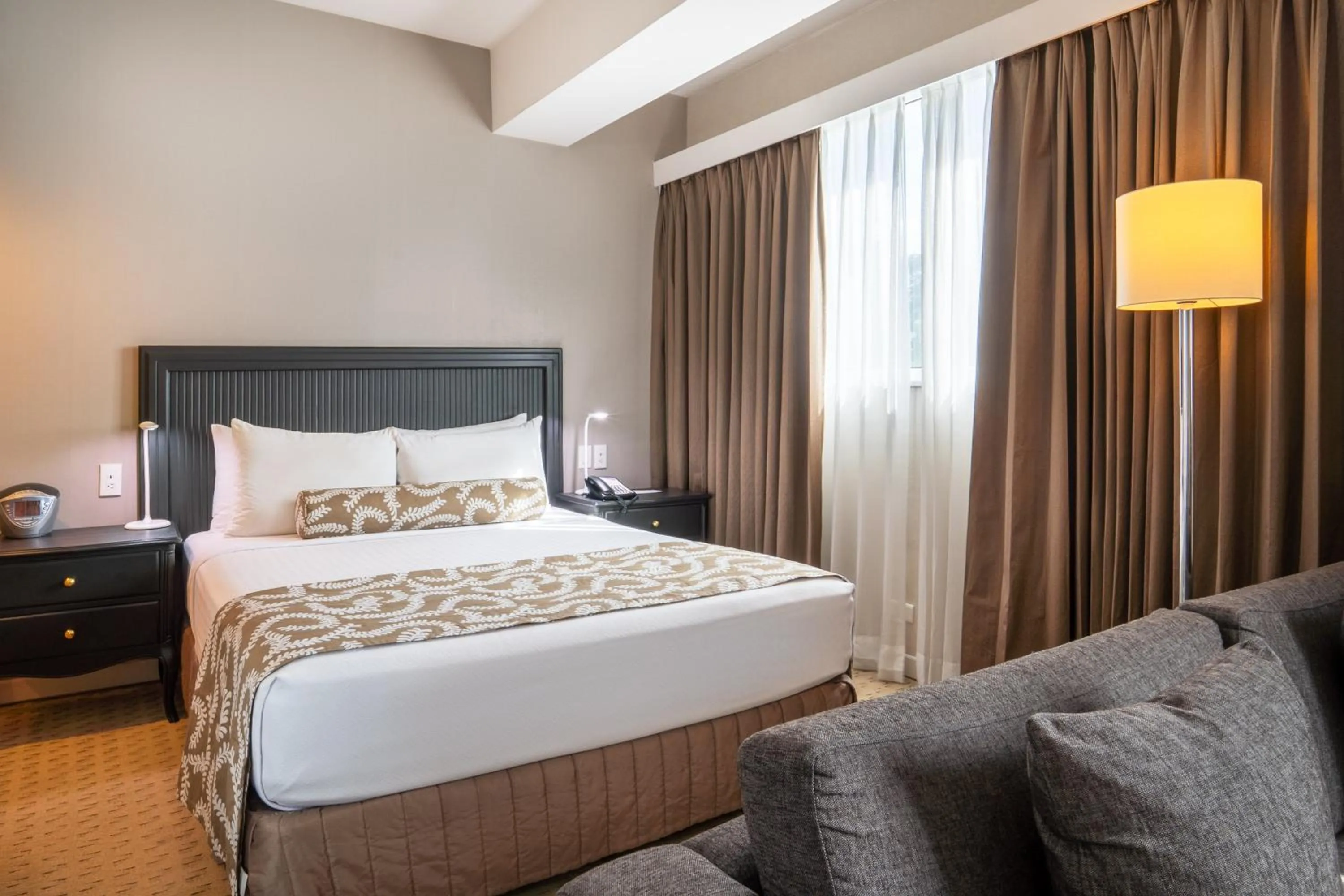 Bedroom, Bed in Crowne Plaza Managua by IHG