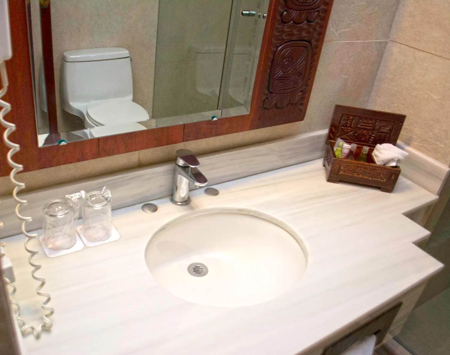 Bathroom in Camino Real Tikal‎