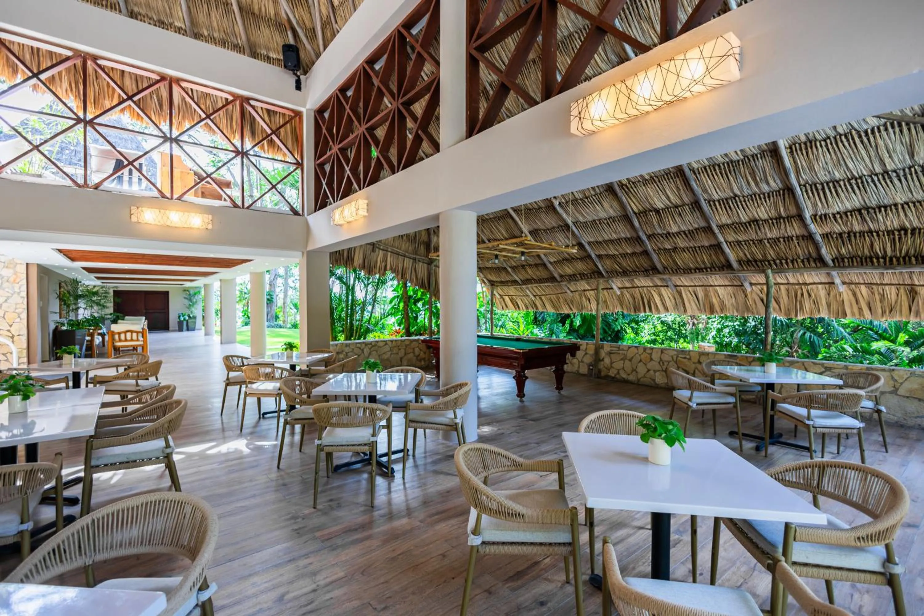 Restaurant/places to eat in Camino Real Tikal‎