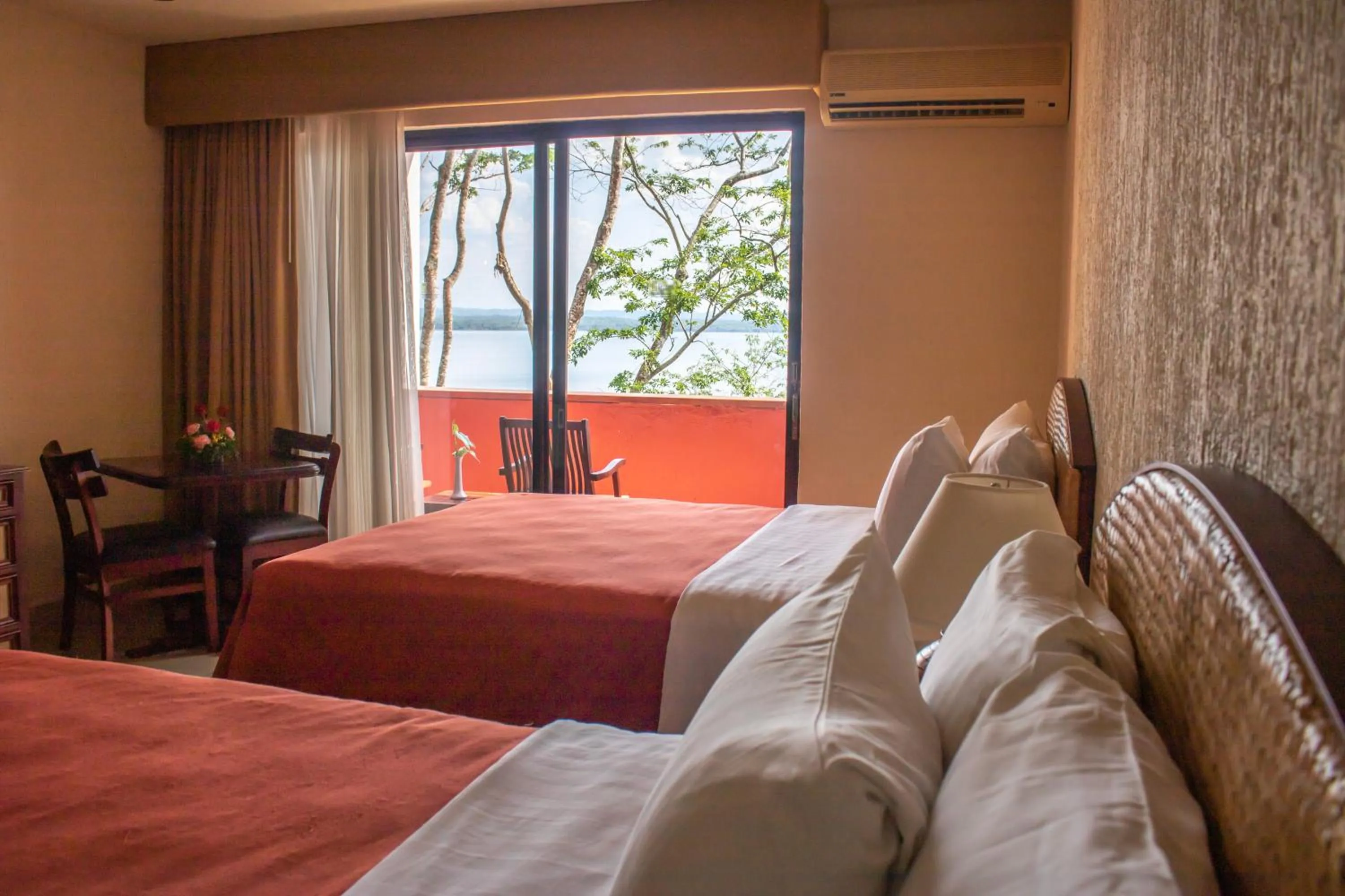 Bedroom, Bed in Camino Real Tikal‎