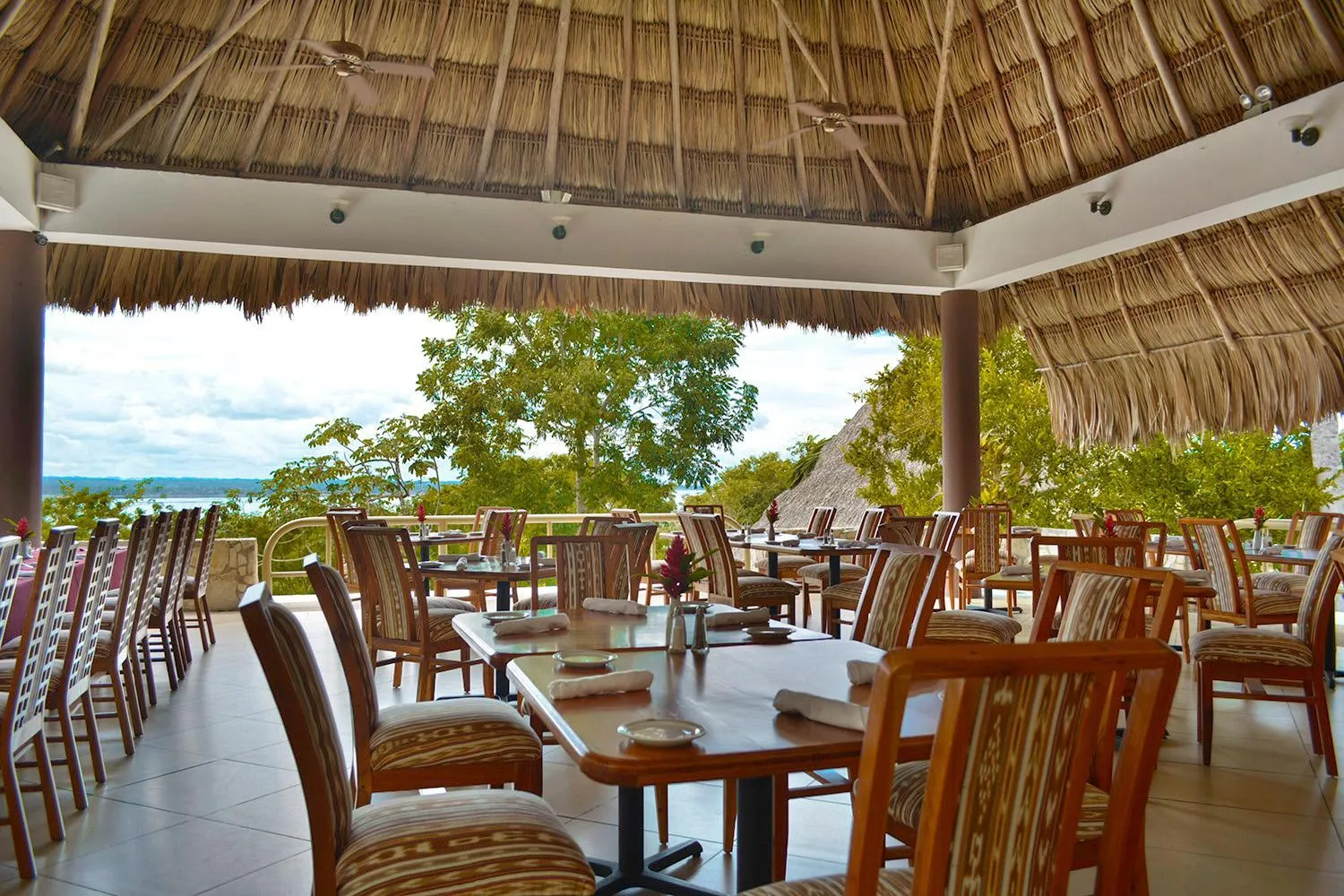 American breakfast in Camino Real Tikal‎