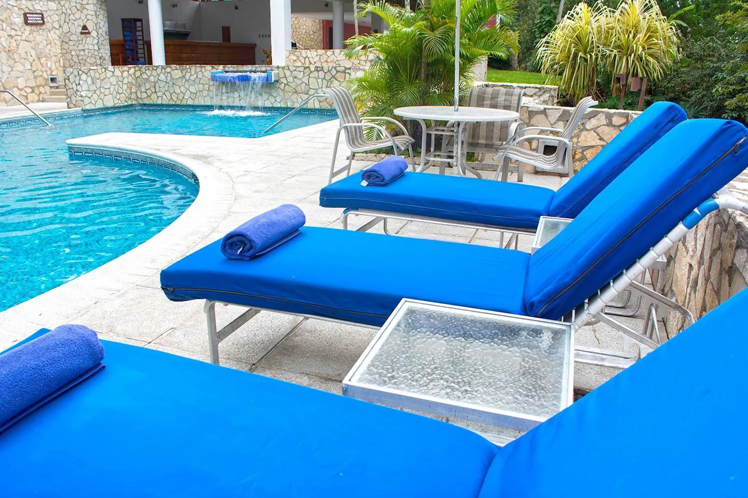 Swimming pool in Camino Real Tikal‎