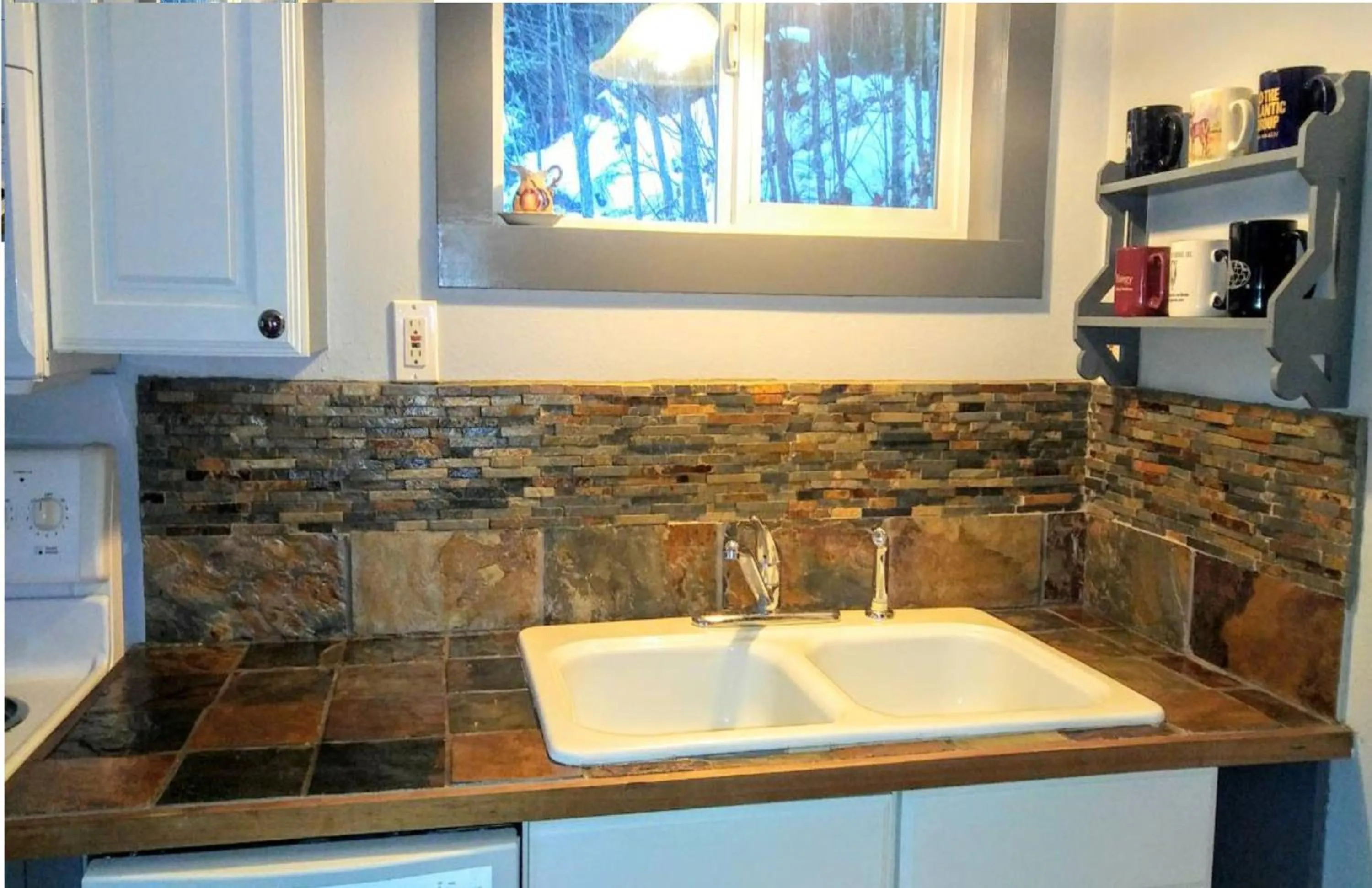Kitchen or kitchenette in Packwood Ski & Vacation Getaway