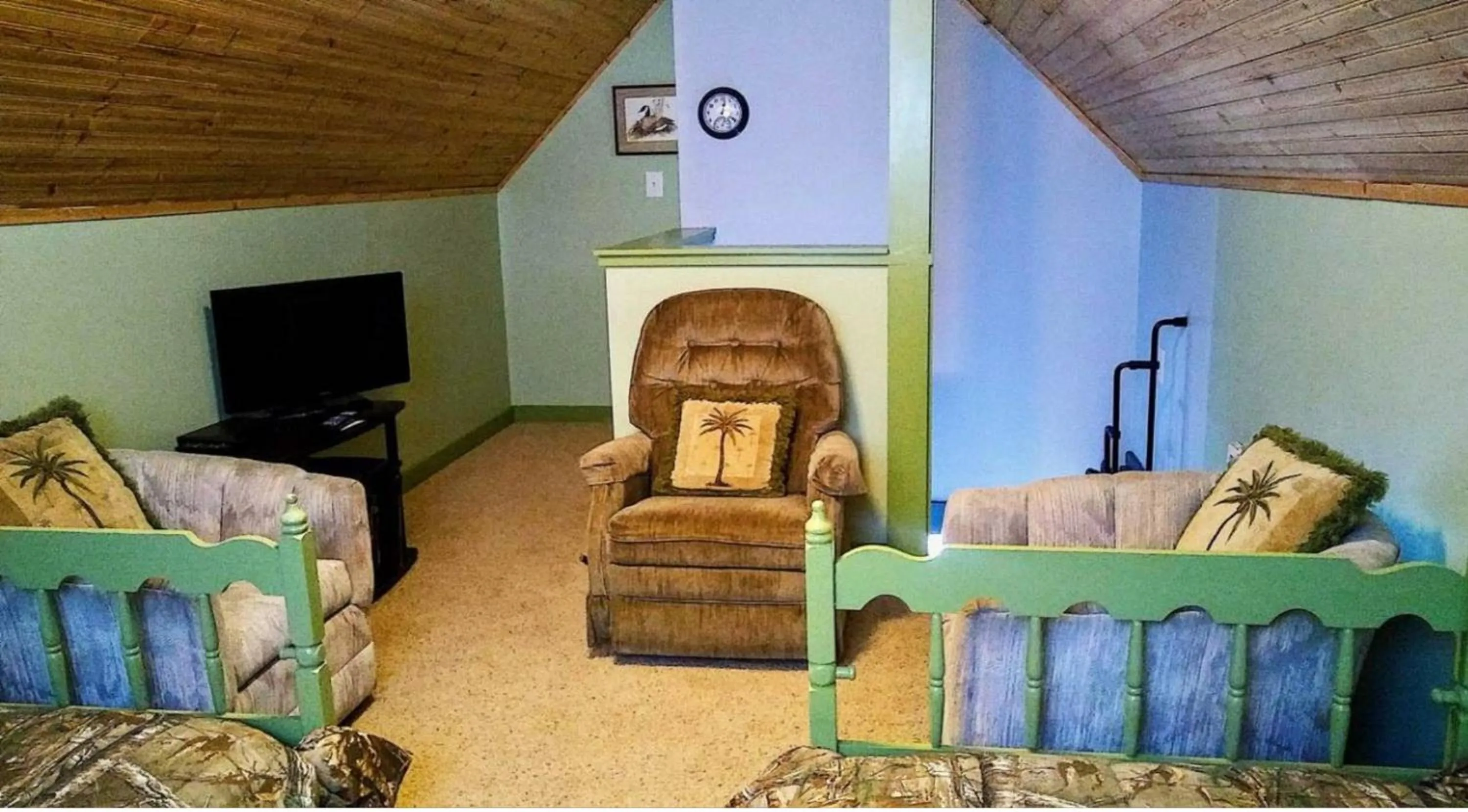 Seating area in Packwood Ski & Vacation Getaway