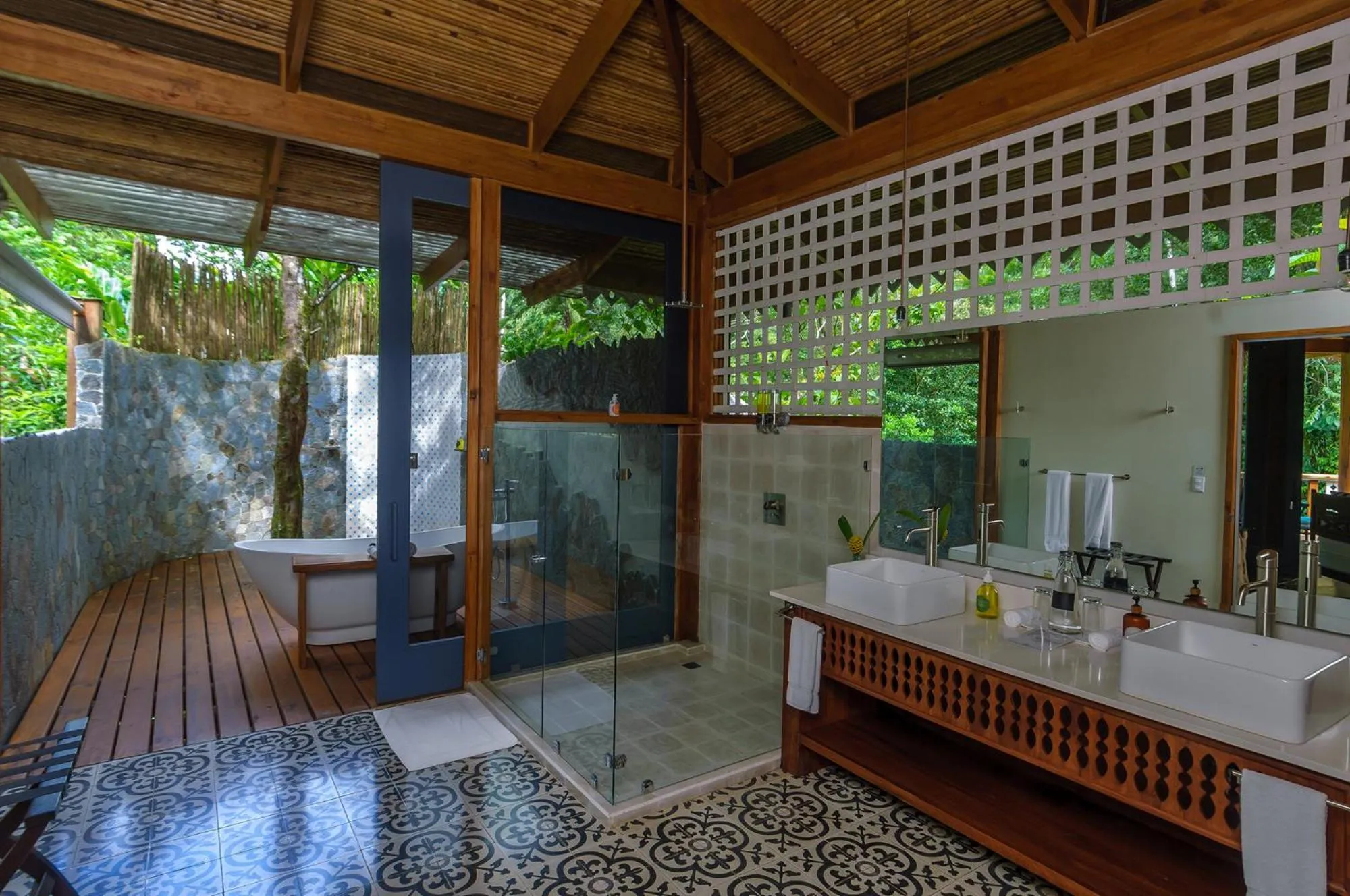 Bathroom in Pacuare Lodge by Böëna