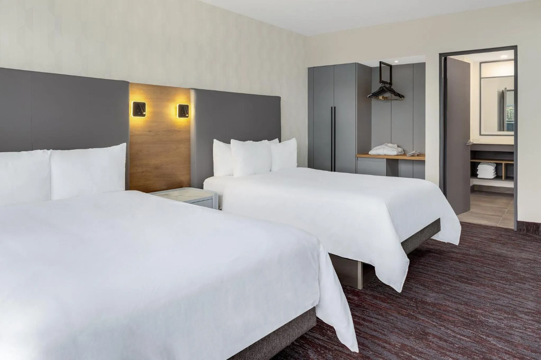 Photo of the whole room, Bed in Crowne Plaza San Jose La Sabana by IHG