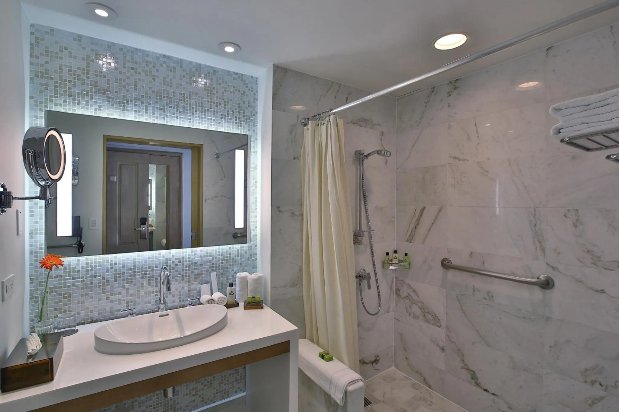 Photo of the whole room in InterContinental Tegucigalpa at Multiplaza Mall by IHG