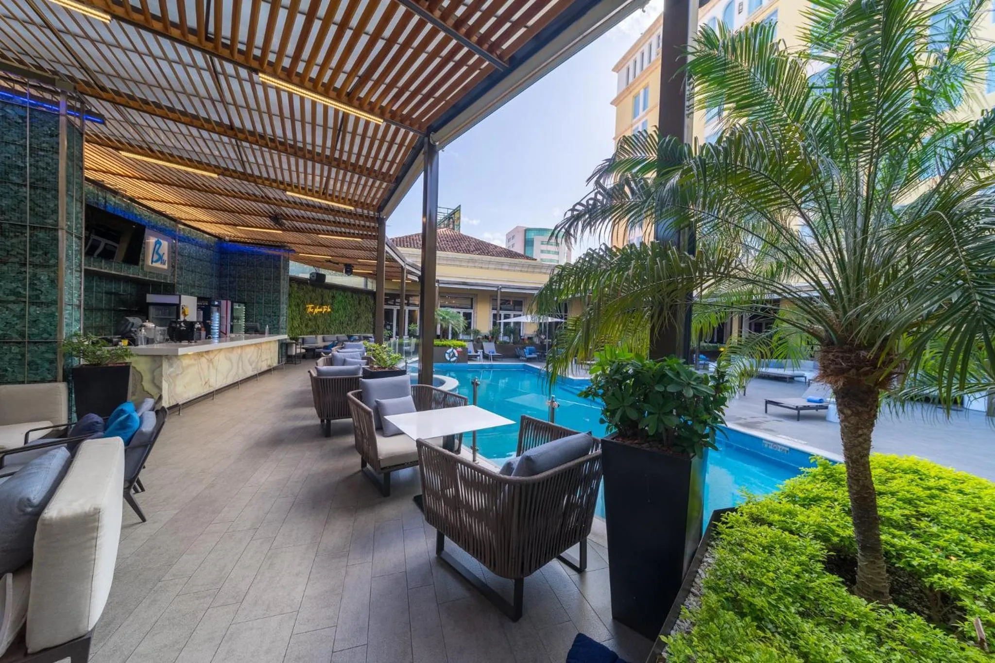 Lounge or bar in InterContinental Tegucigalpa at Multiplaza Mall by IHG