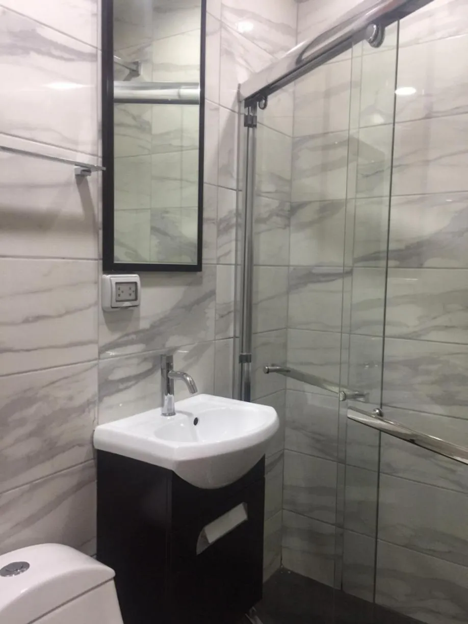 Bathroom in A-Hope Suite Hotel