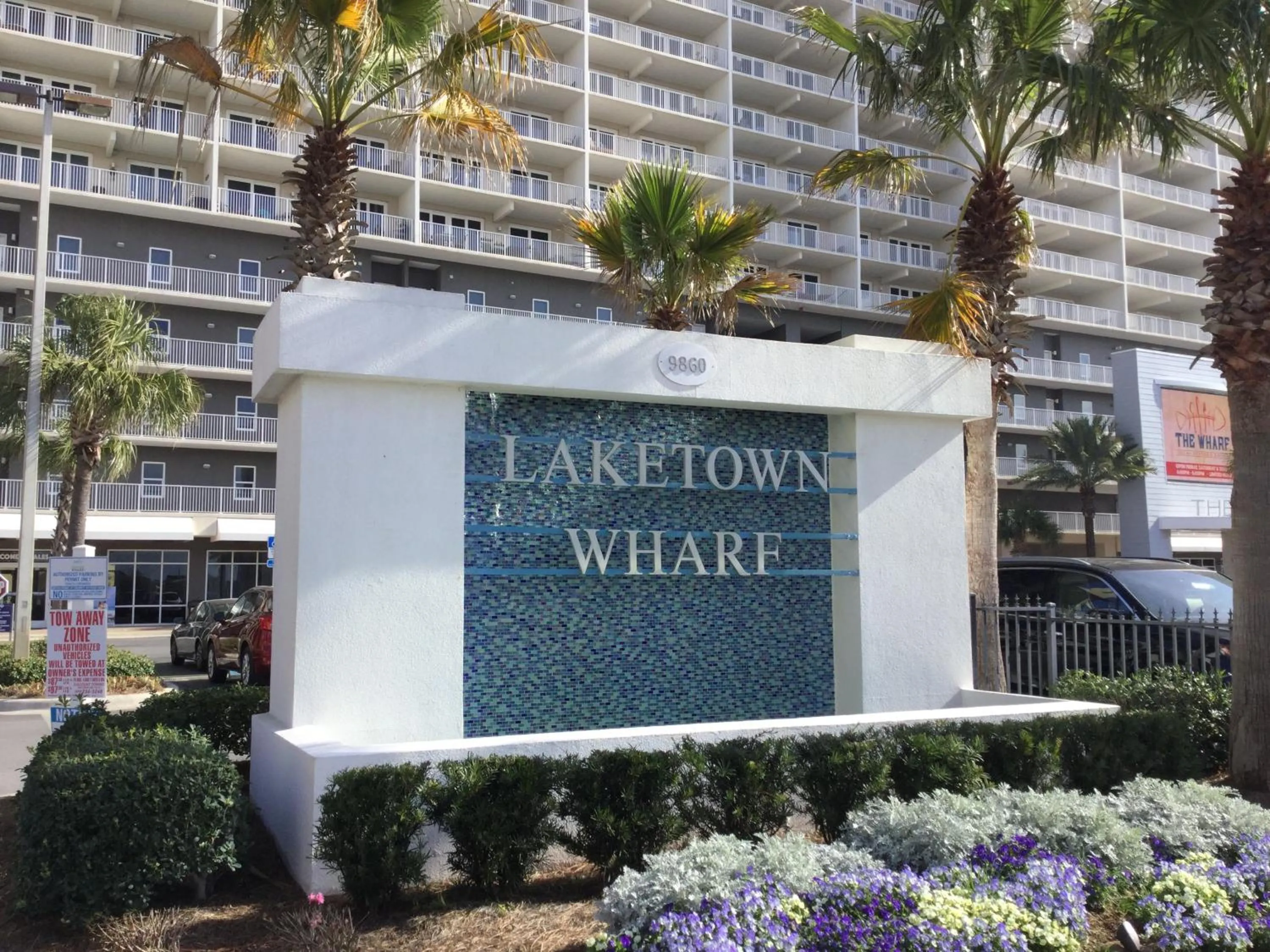 LAKETOWN 5 POOLs STEPS TO BEACH FAMILY FRIENDLY