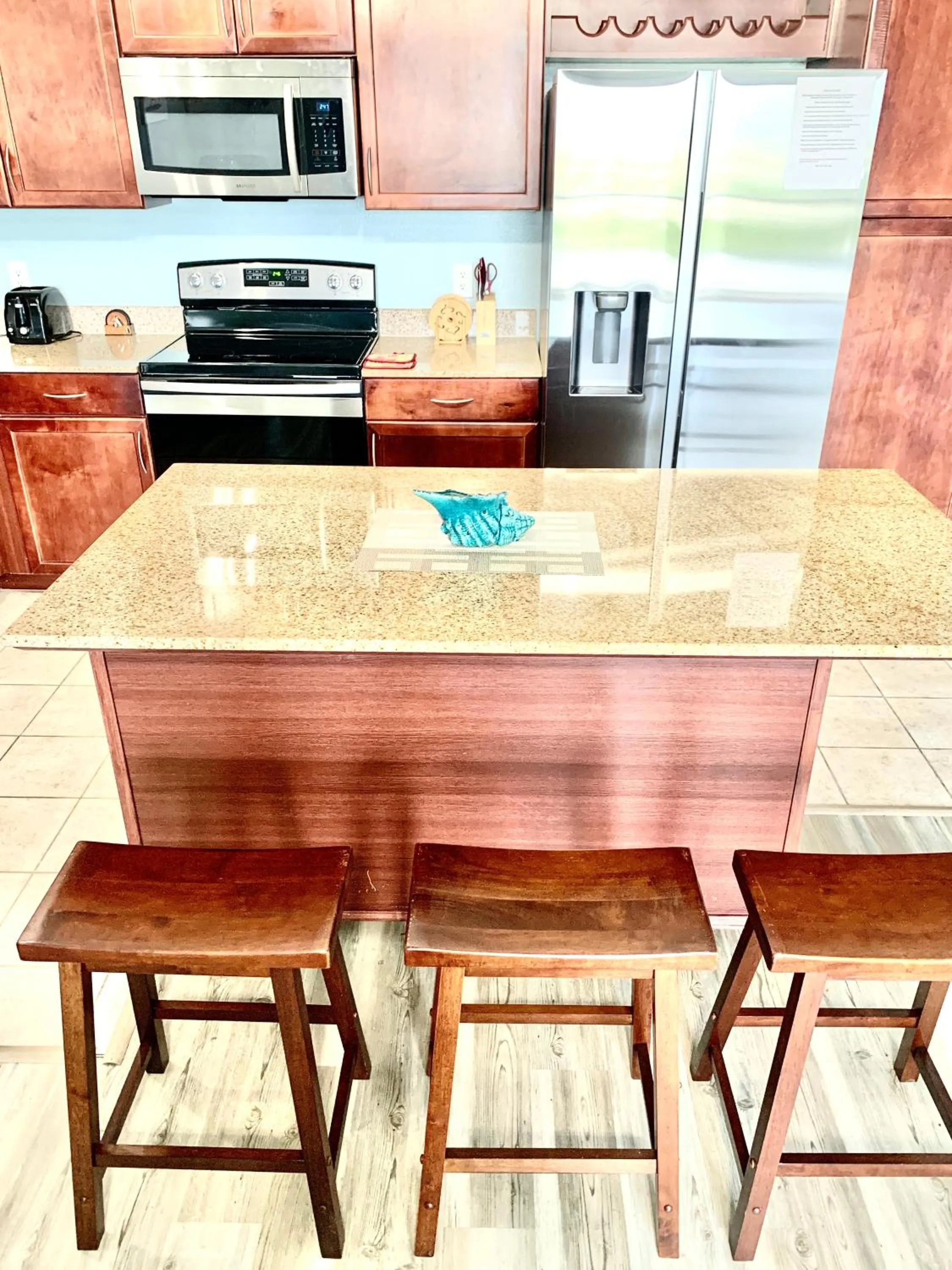 LAKETOWN 5 POOLs STEPS TO BEACH FAMILY FRIENDLY