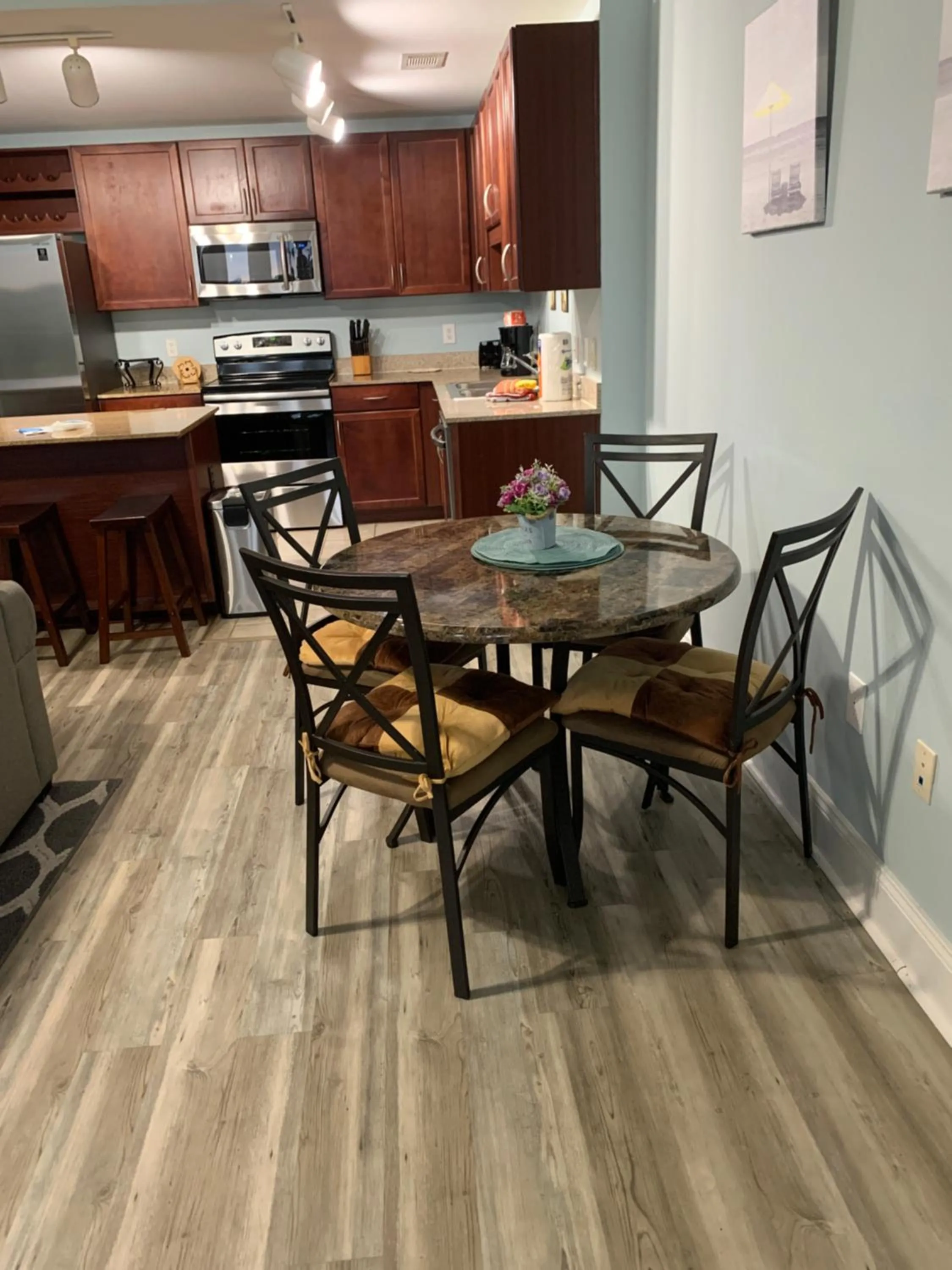 LAKETOWN 5 POOLs STEPS TO BEACH FAMILY FRIENDLY