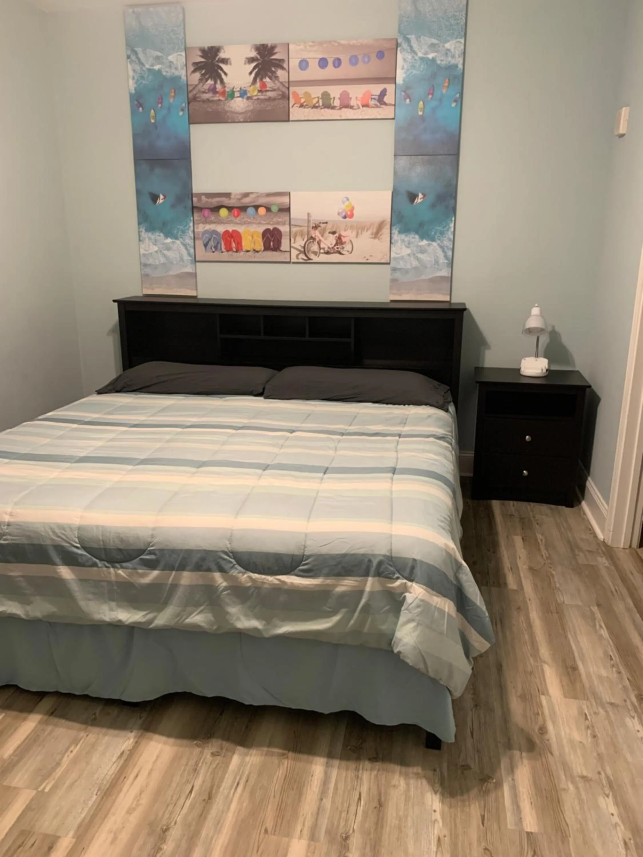 Bed in LAKETOWN 5 POOLs STEPS TO BEACH FAMILY FRIENDLY