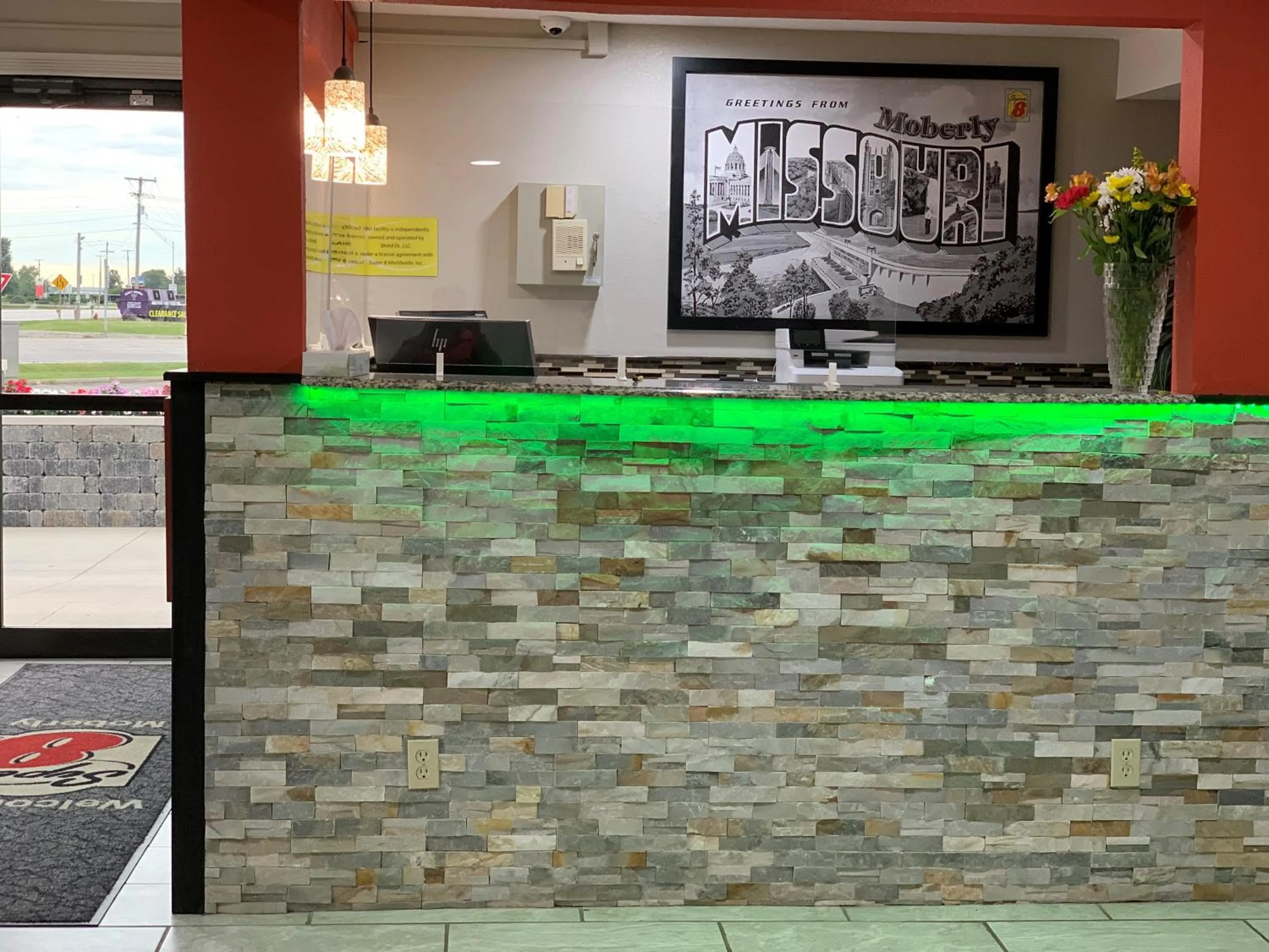 Lobby or reception in Super 8 by Wyndham Moberly MO