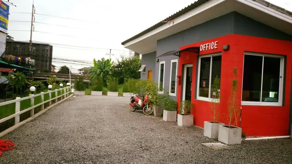 Other in Love Box Resort