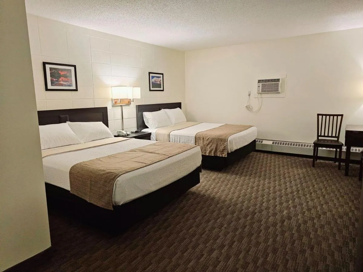 Bedroom, Bed in Canadian Motor Inn