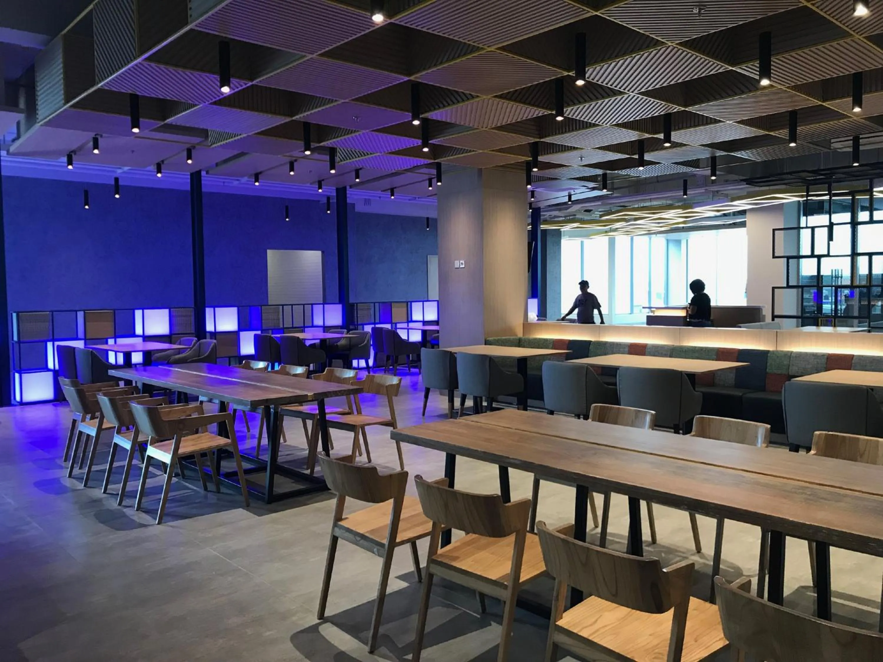 Restaurant/places to eat in YELLO Hotel Paskal Bandung