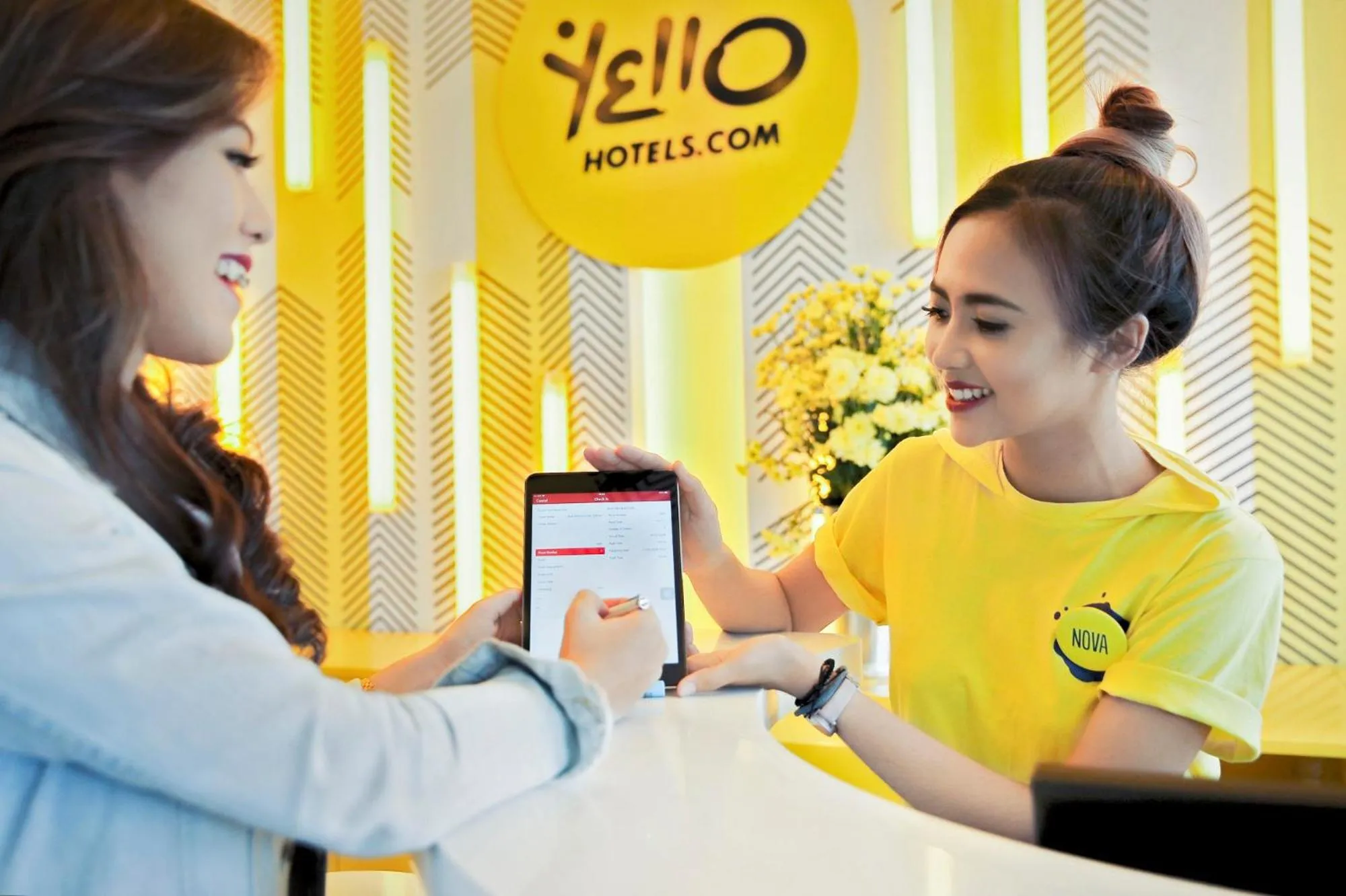 Lobby or reception in YELLO Hotel Paskal Bandung