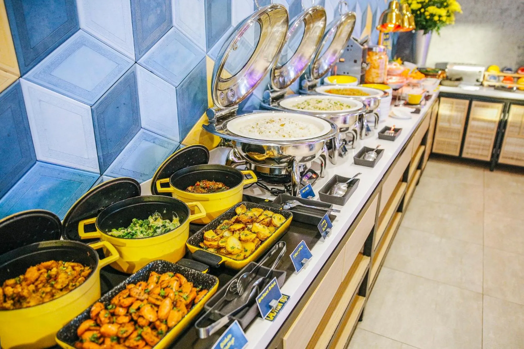 Food in YELLO Hotel Paskal Bandung