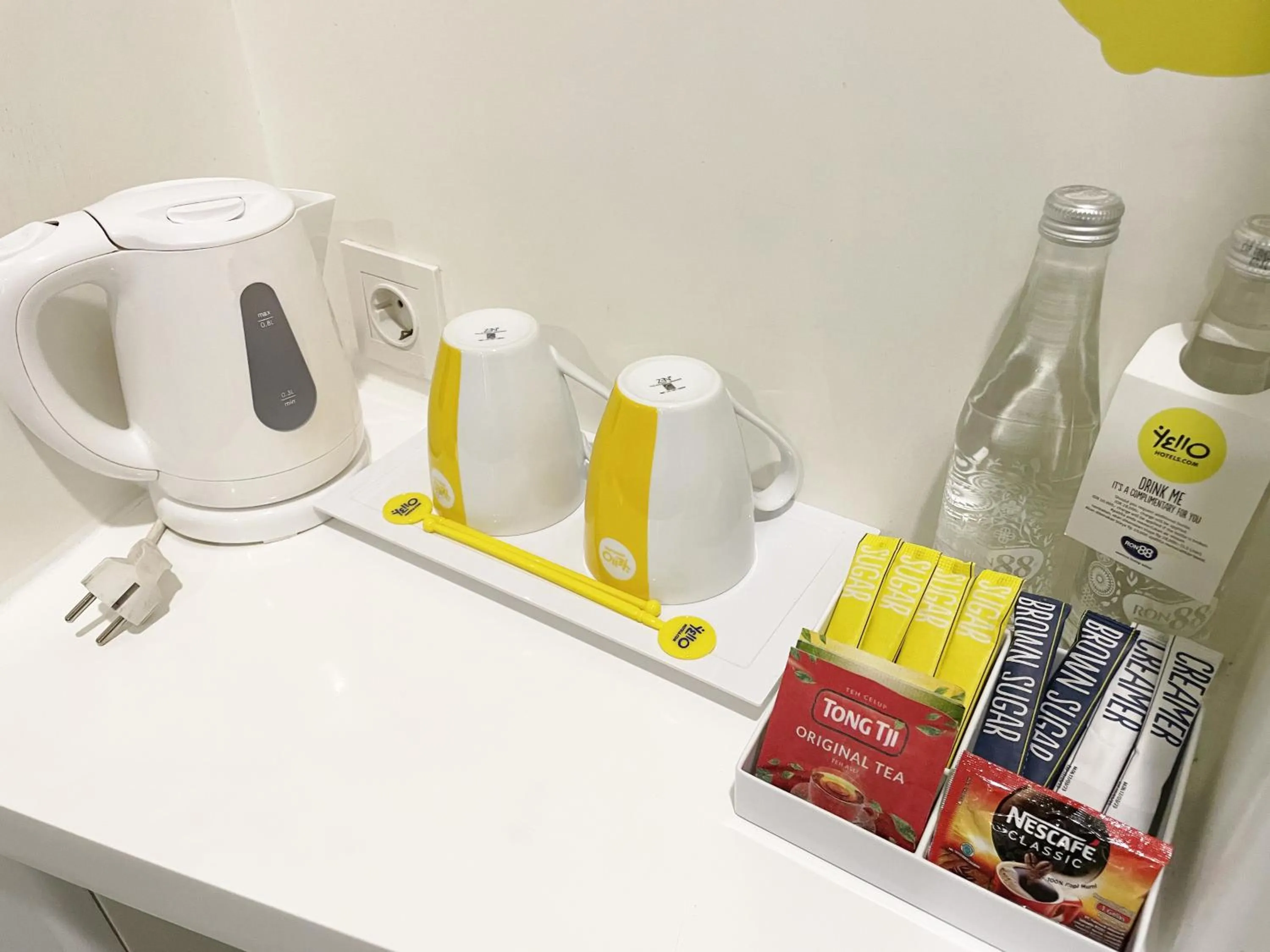 Coffee/tea facilities in YELLO Hotel Paskal Bandung