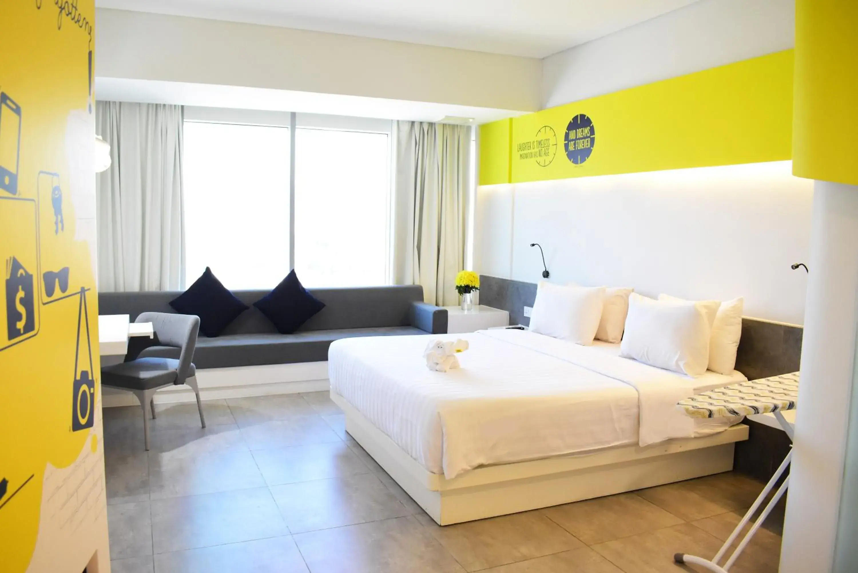 Deluxe Double or Twin Room in YELLO Hotel Paskal Bandung Deluxe Double or Twin Room in YELLO Hotel Paskal Bandung