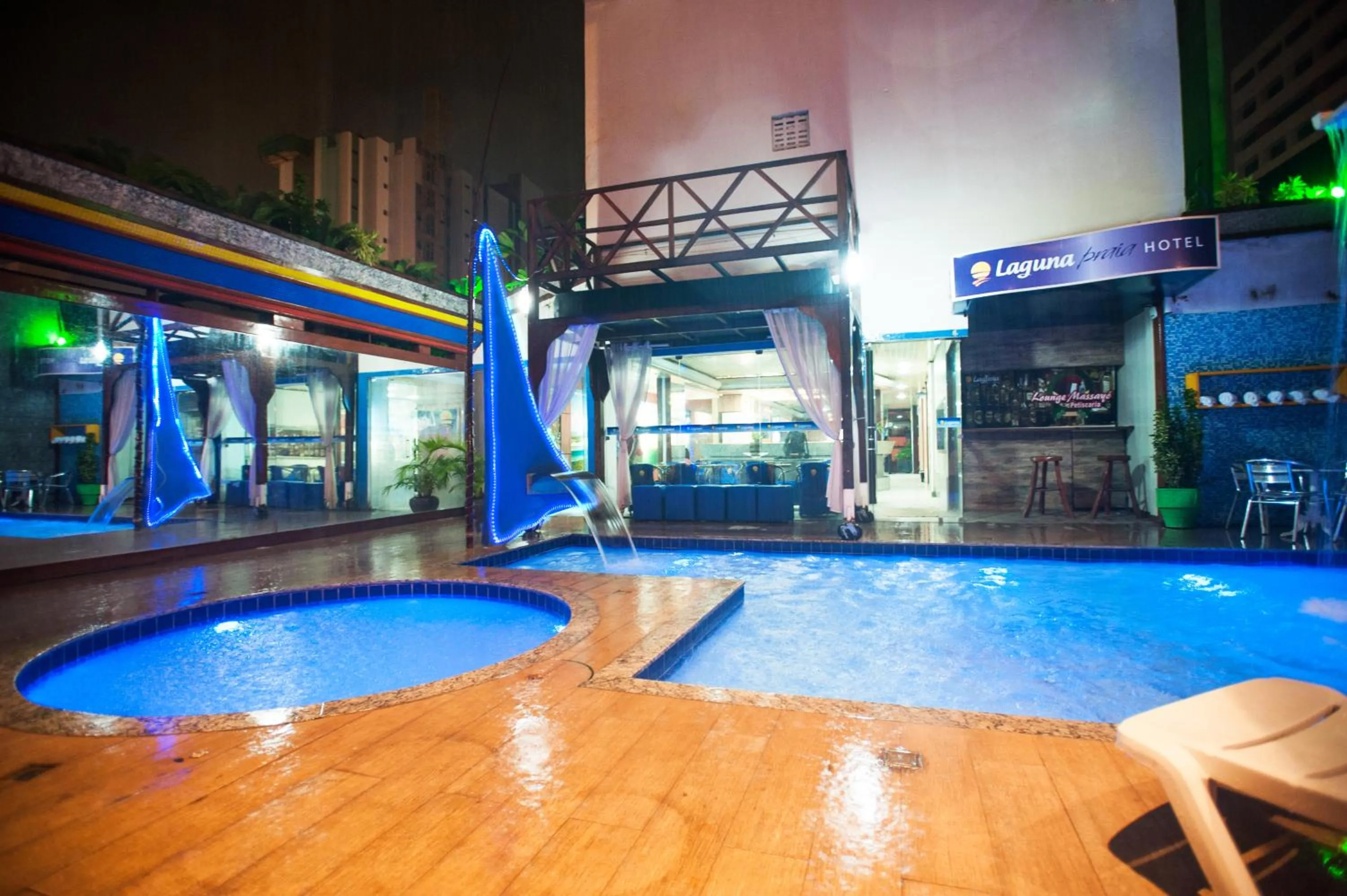 Swimming pool in Laguna Praia Hotel