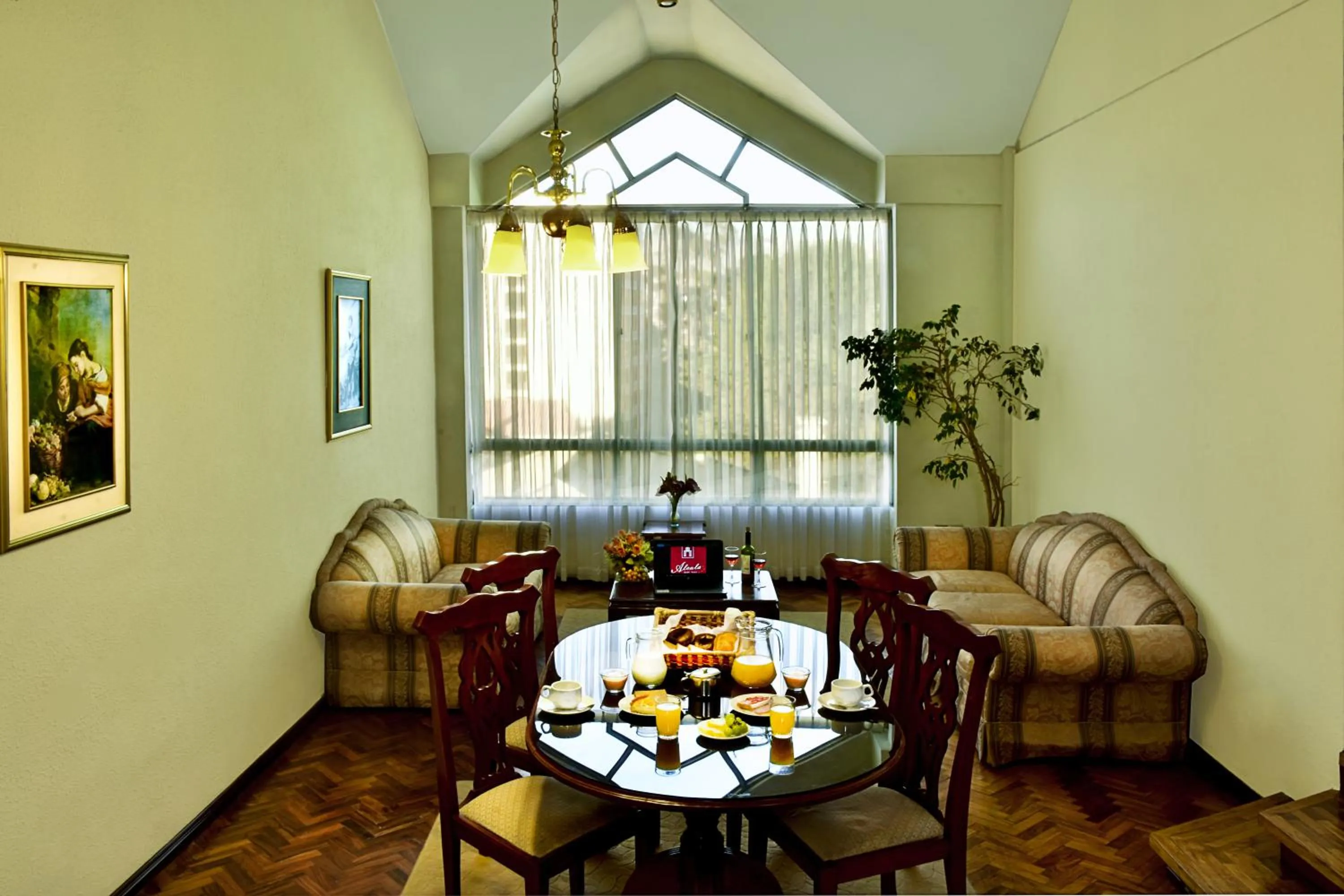 Dining area in Alcalá Apart Hotel