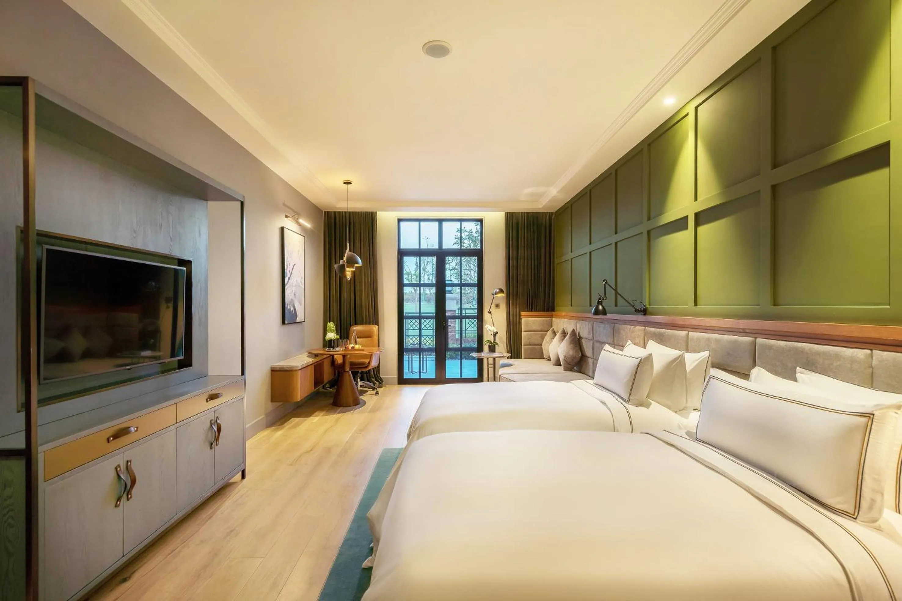 Property building, Bed in Meliá Shanghai Parkside