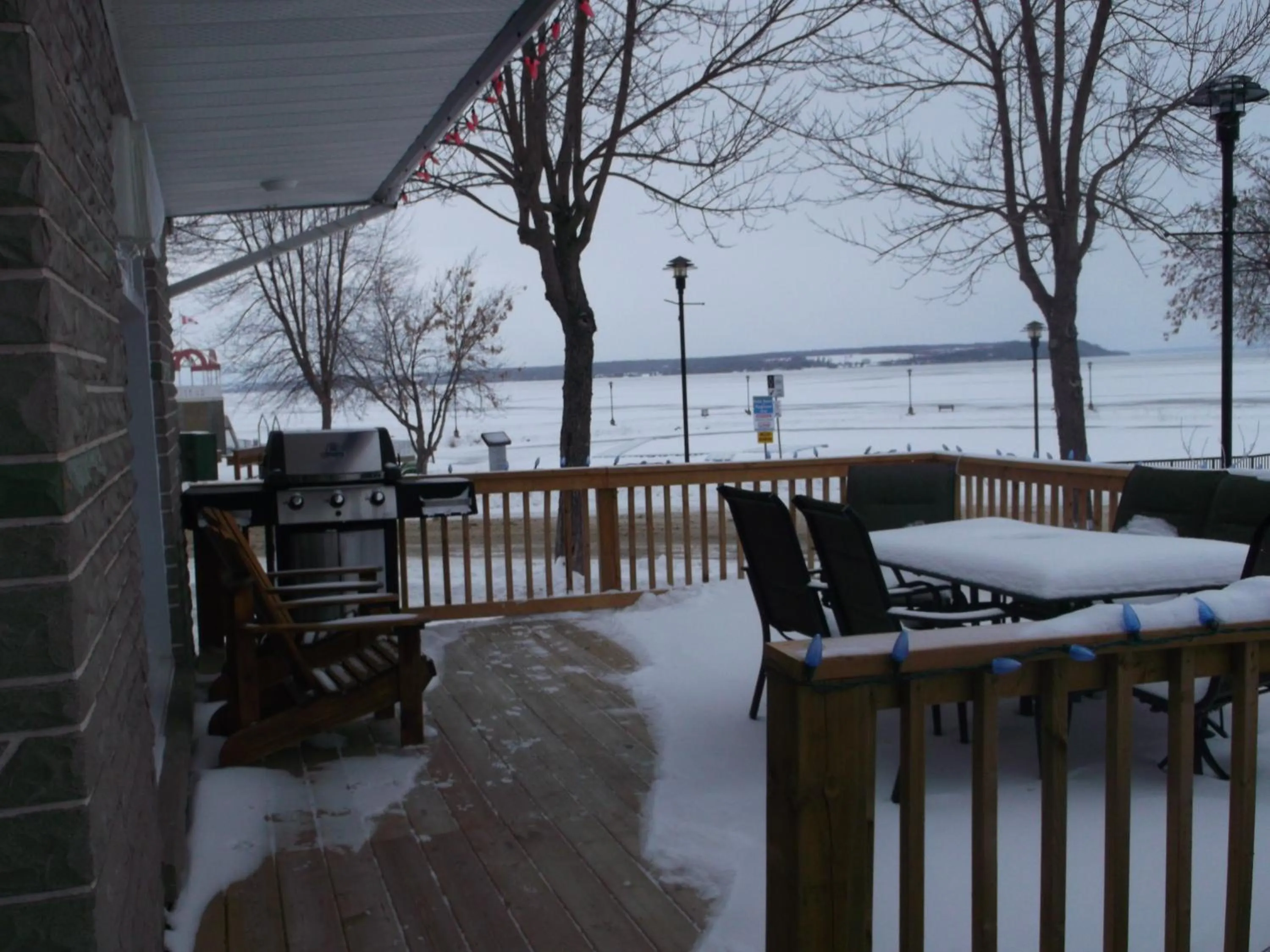 BBQ facilities in Haileybury Beach Motel