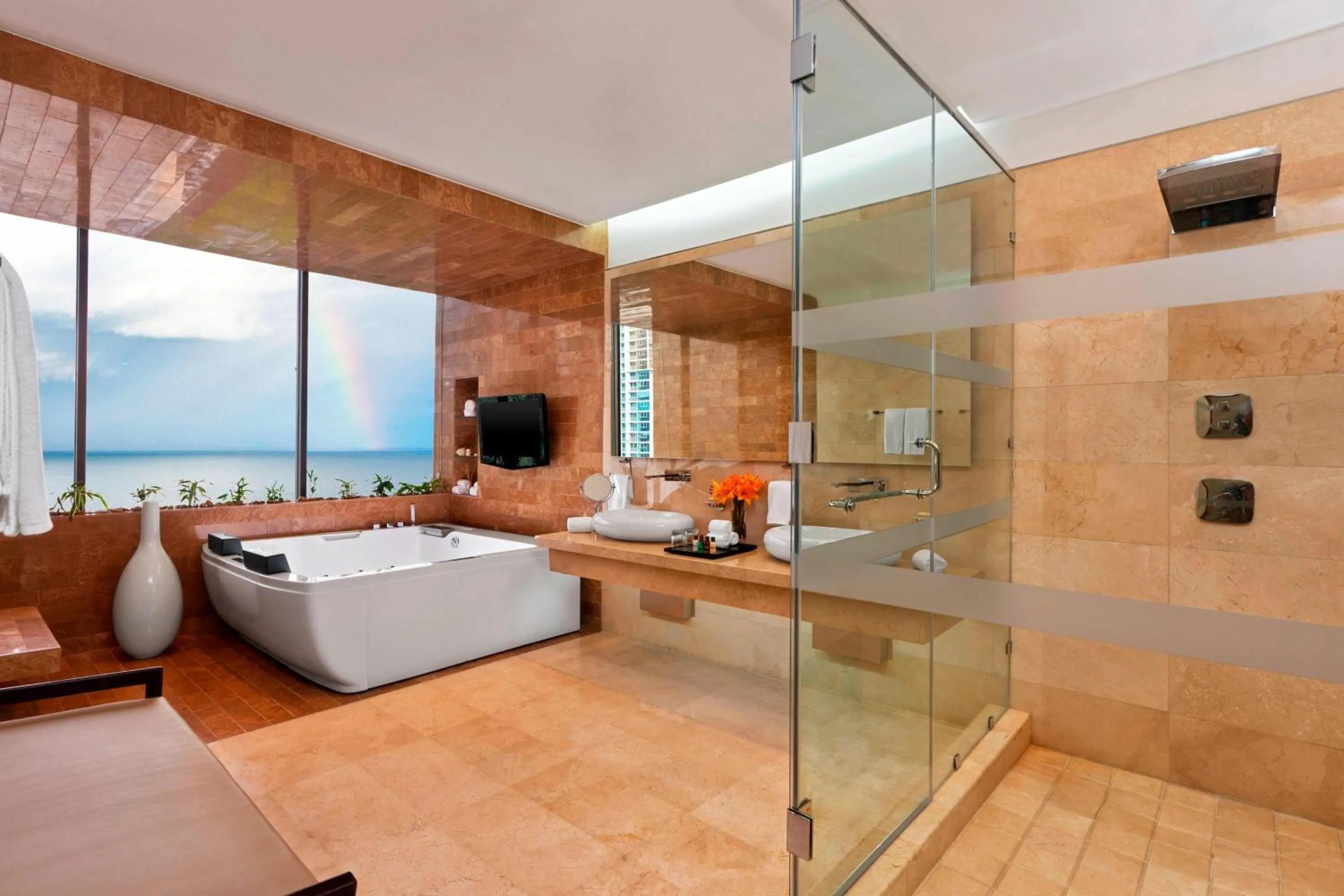 Bathroom, Bed in Sheraton Grand Panama
