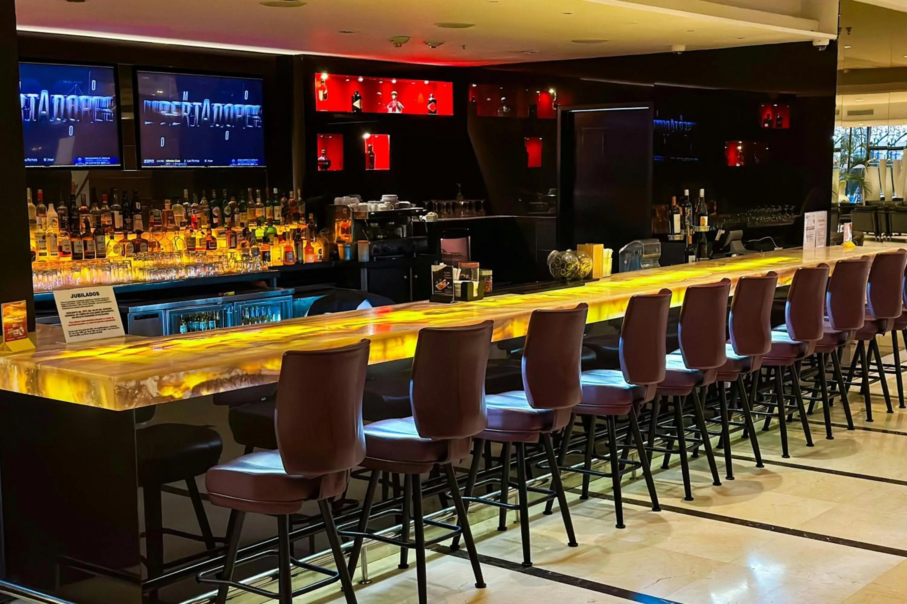 Lounge or bar in Sheraton Grand Panama