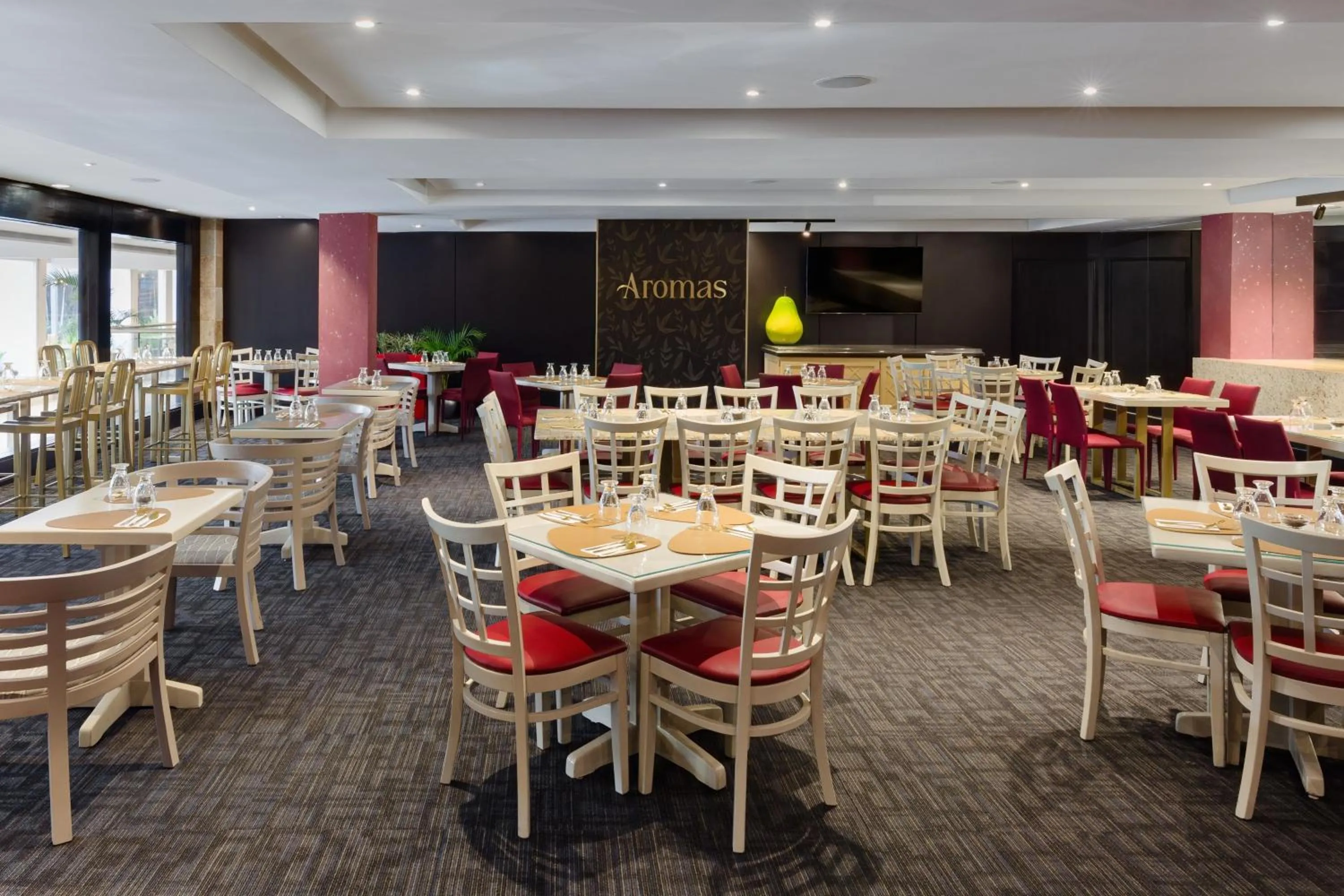 Restaurant/places to eat in Sheraton Grand Panama