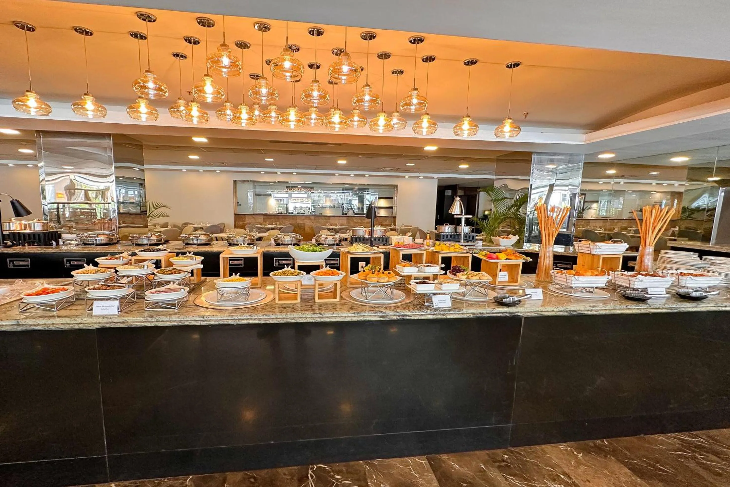 Restaurant/places to eat in Sheraton Grand Panama