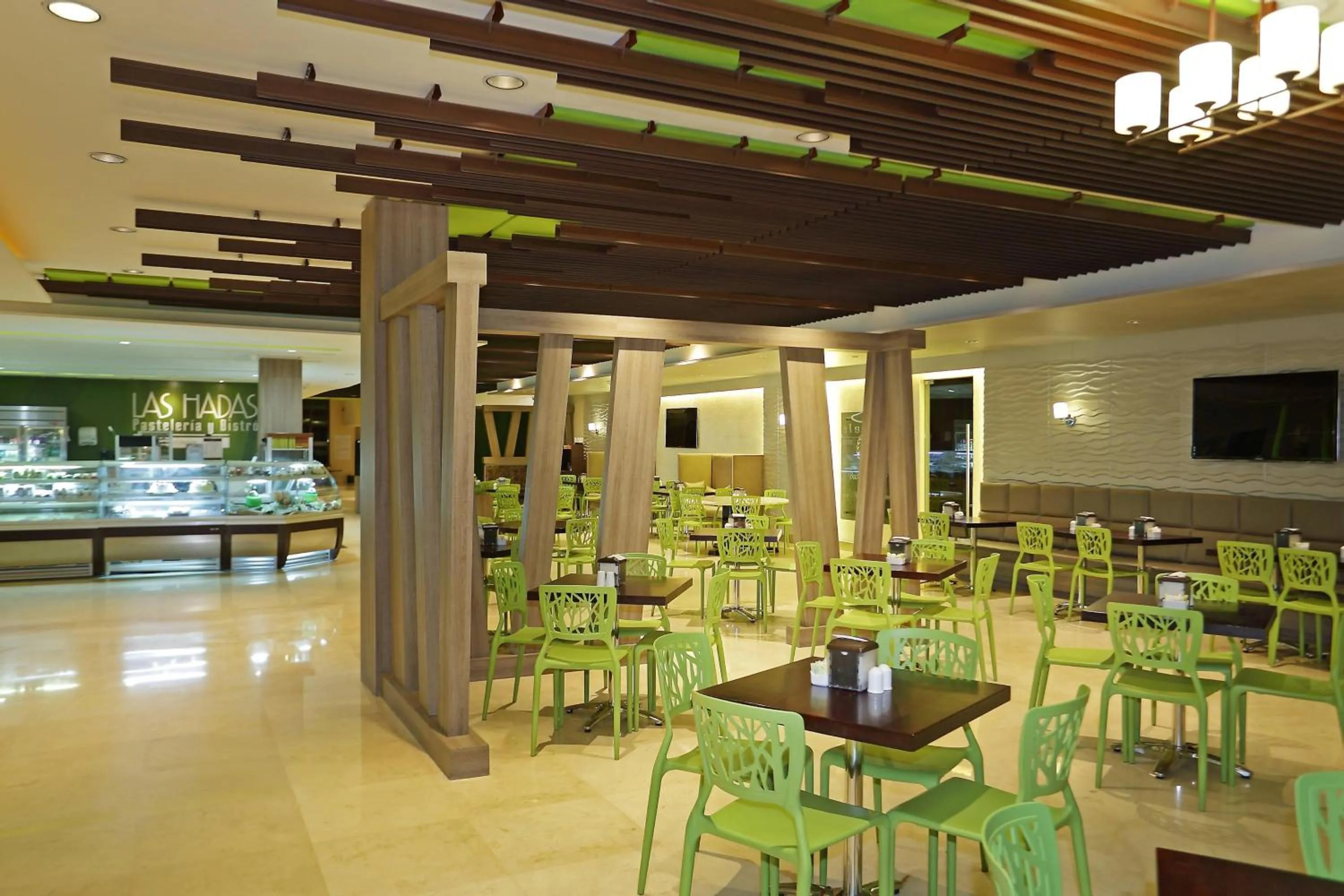 Restaurant/places to eat in Sheraton Grand Panama