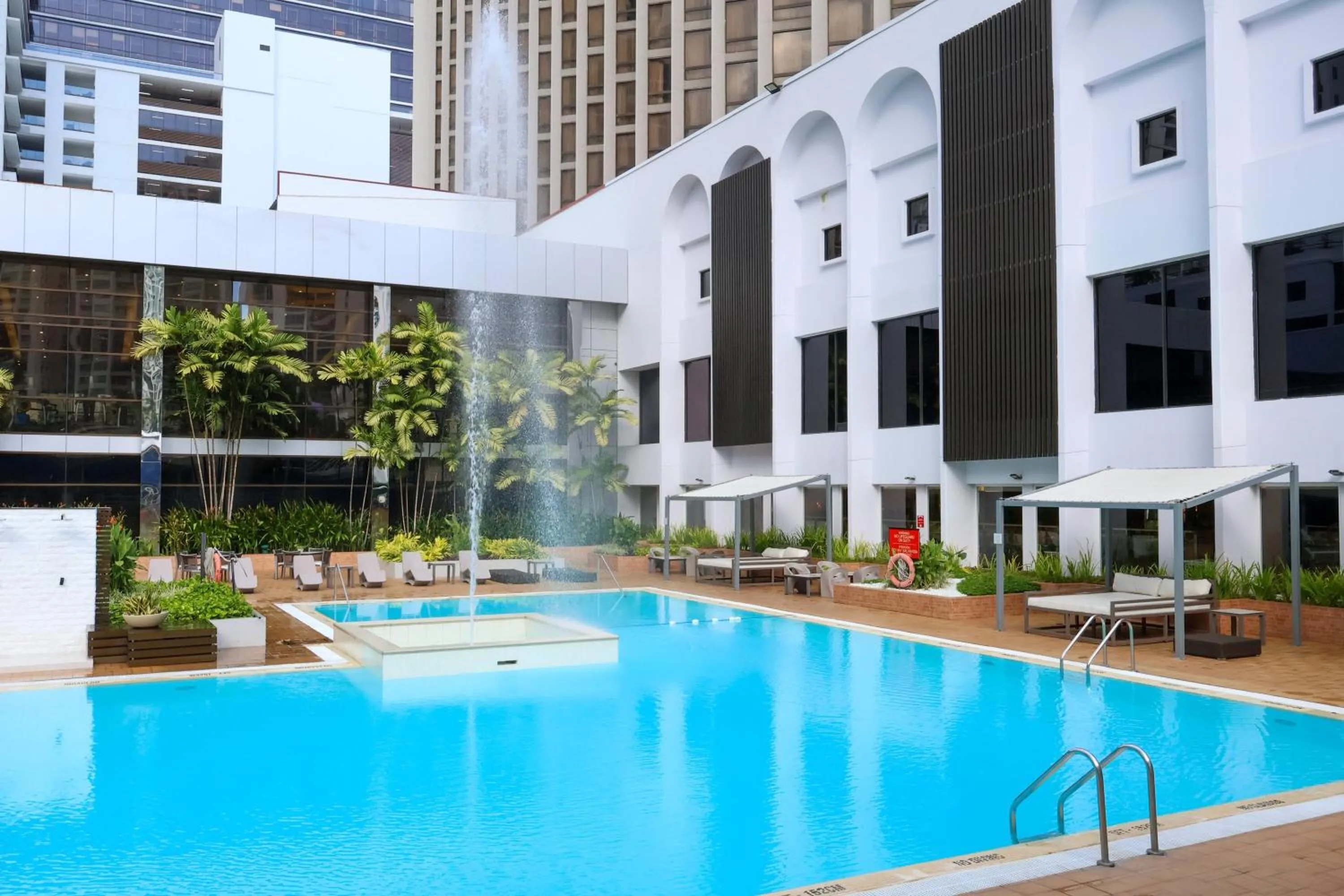 Swimming pool in Sheraton Grand Panama