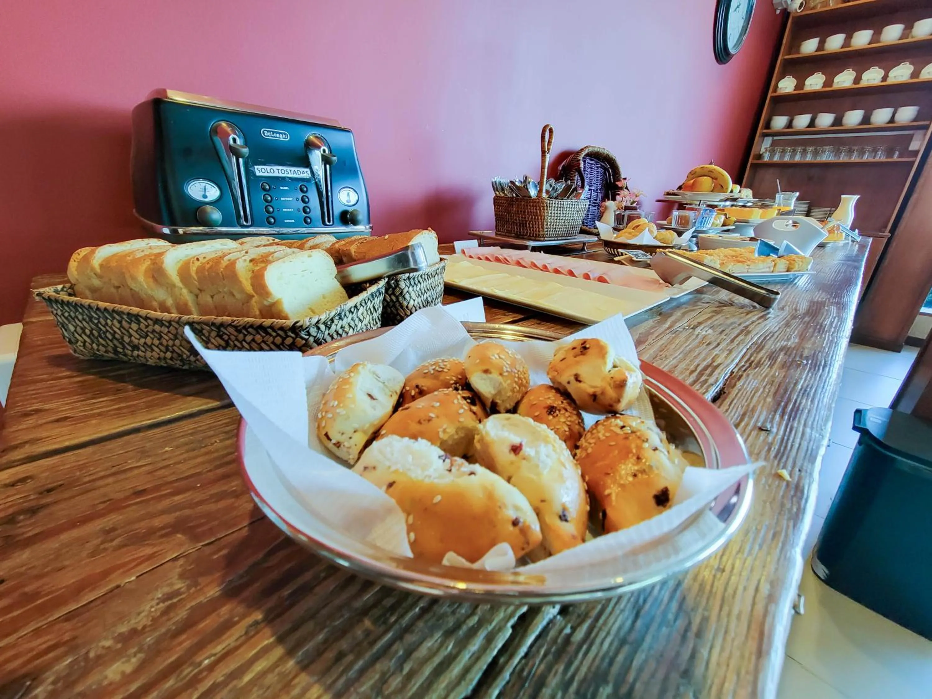 Breakfast in Hotel Genoves