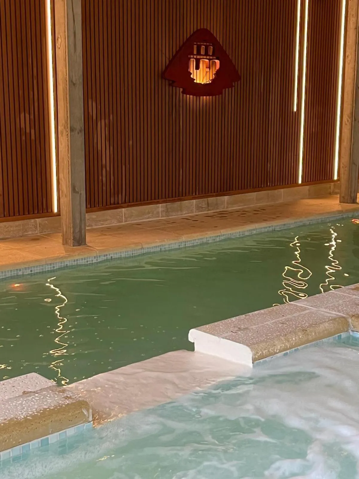 Swimming pool in Hotel Genoves