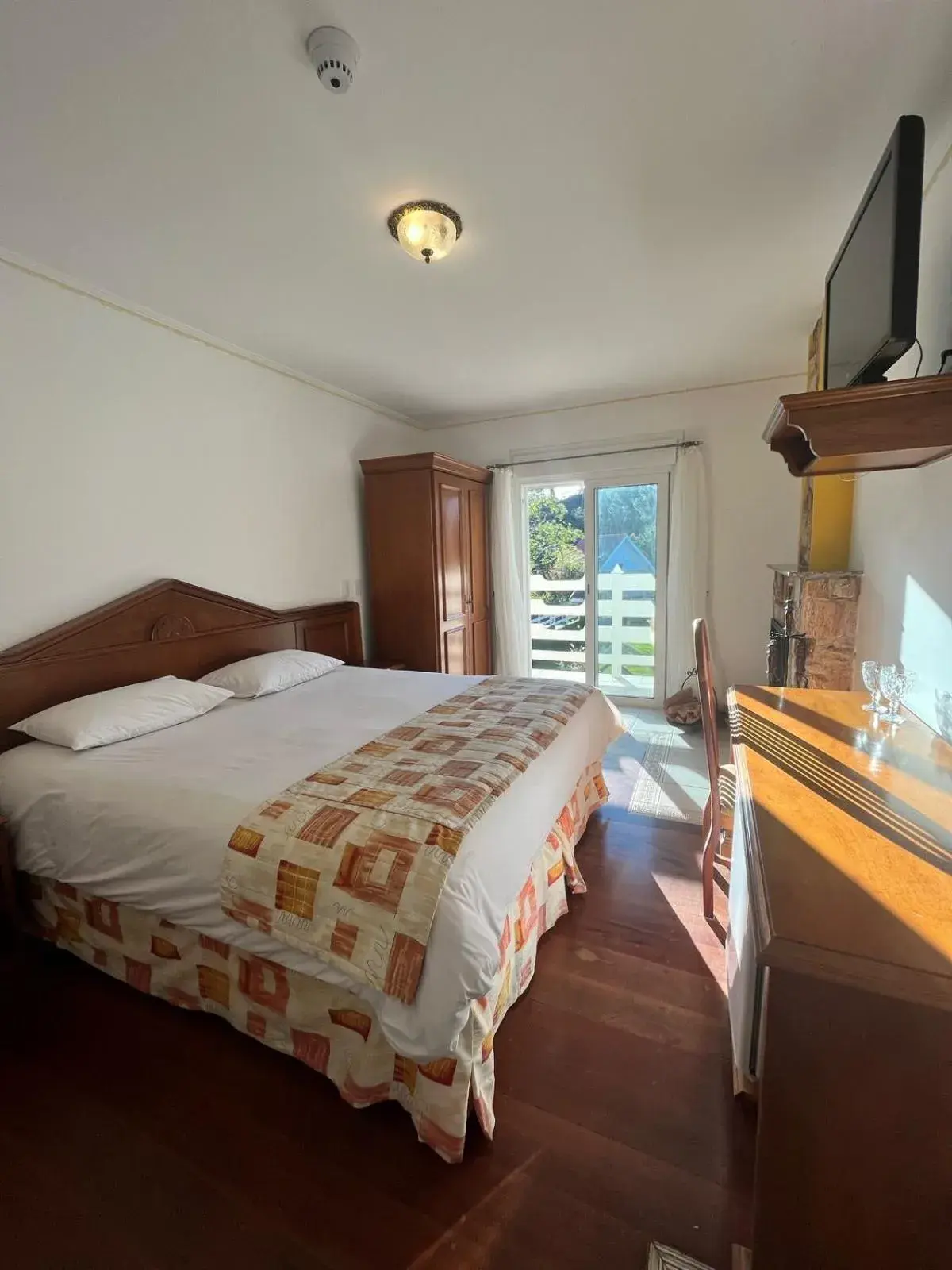 Double Room with Fireplace in Pousada Dom Alfredo José Double Room with Fireplace in Pousada Dom Alfredo José