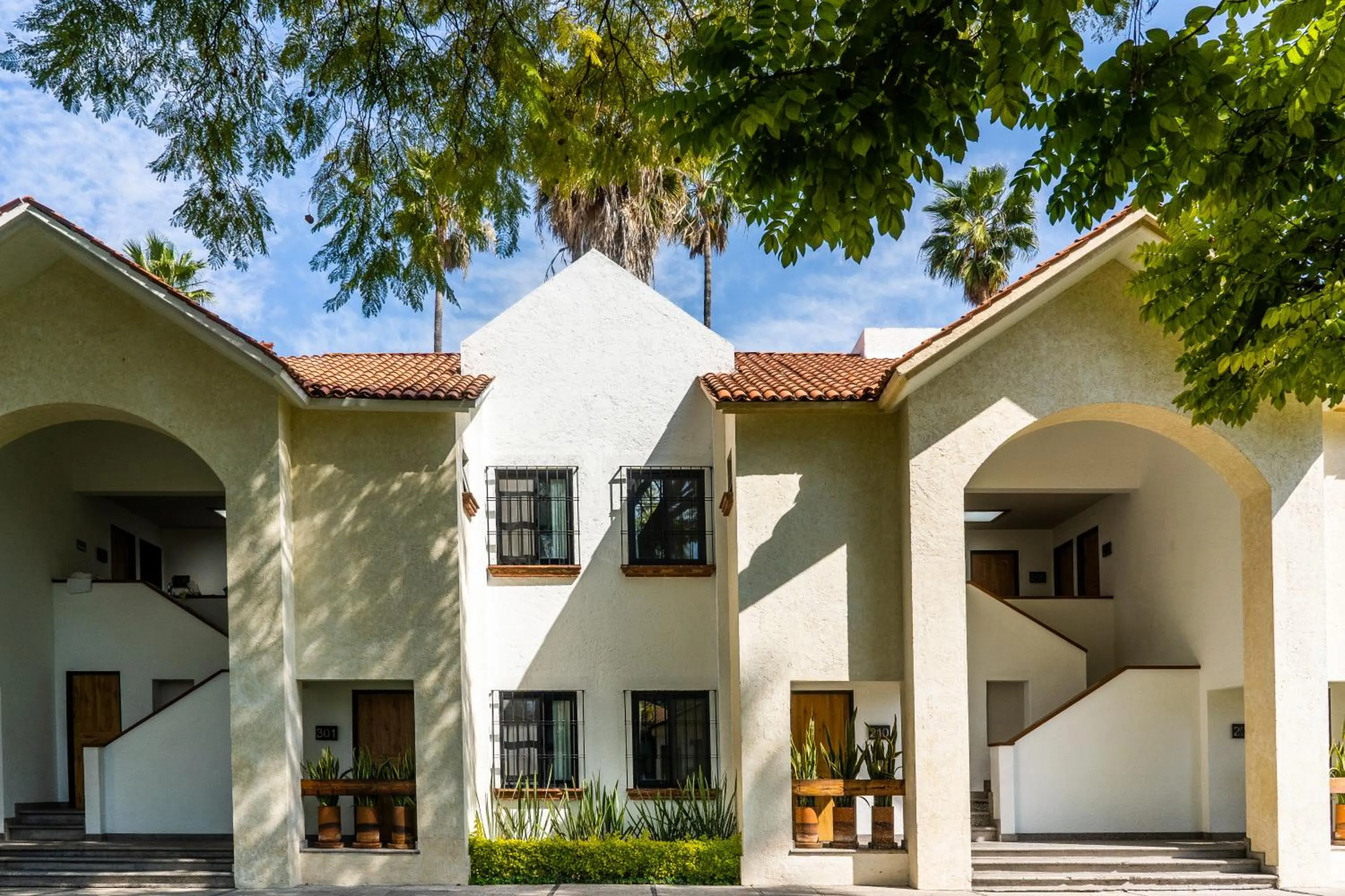 Property building in Hotel Flamingo Inn
