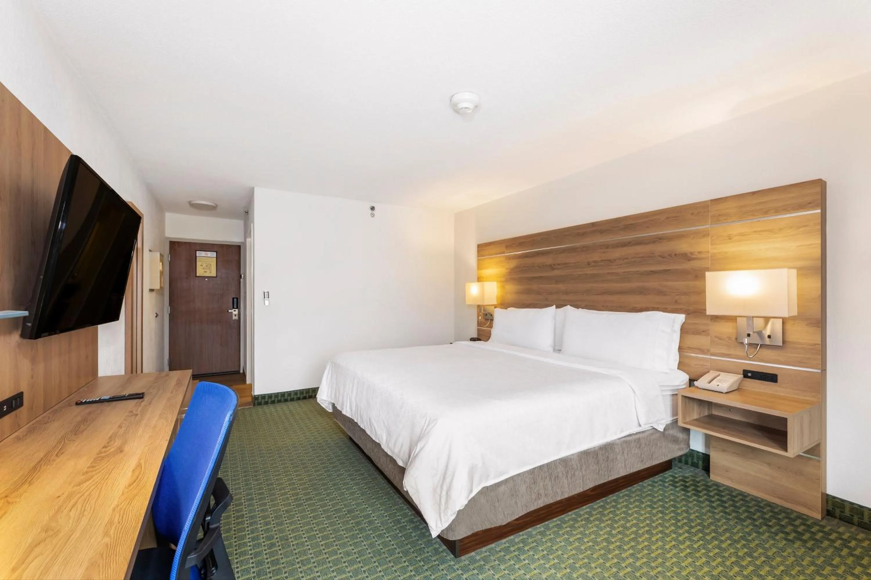 Photo of the whole room, Bed in Holiday Inn Express San Jose Costa Rica Airport by IHG