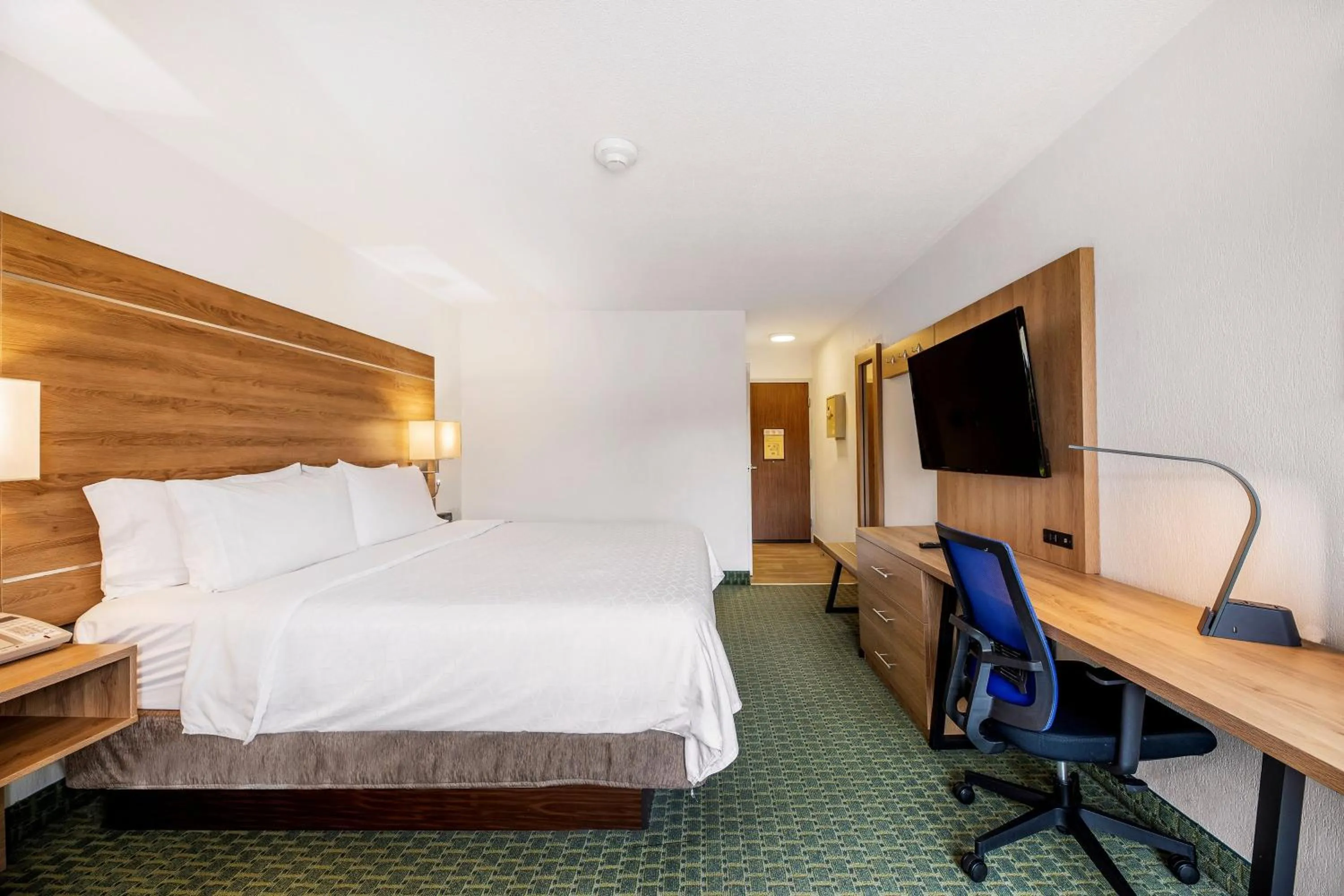 Photo of the whole room, Bed in Holiday Inn Express San Jose Costa Rica Airport by IHG