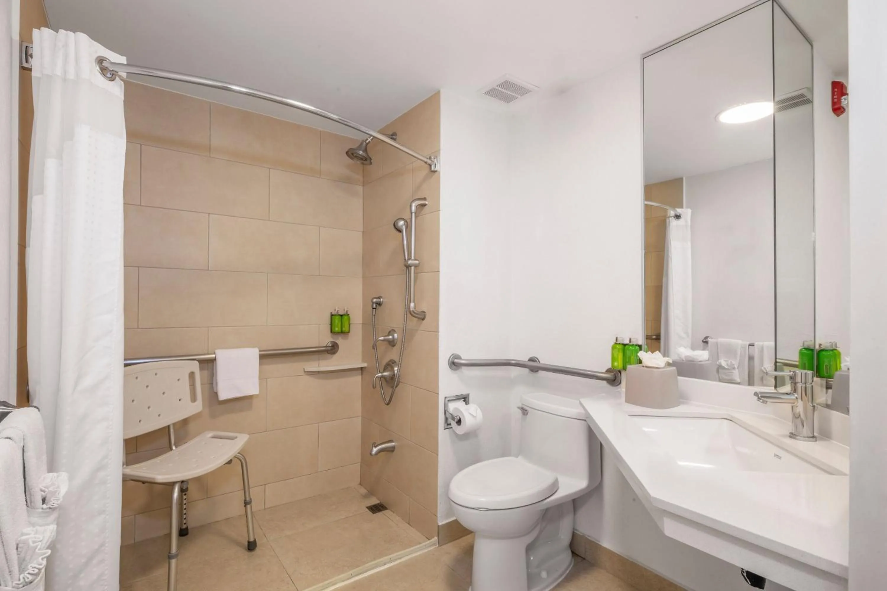 Photo of the whole room in Holiday Inn Express San Jose Costa Rica Airport by IHG