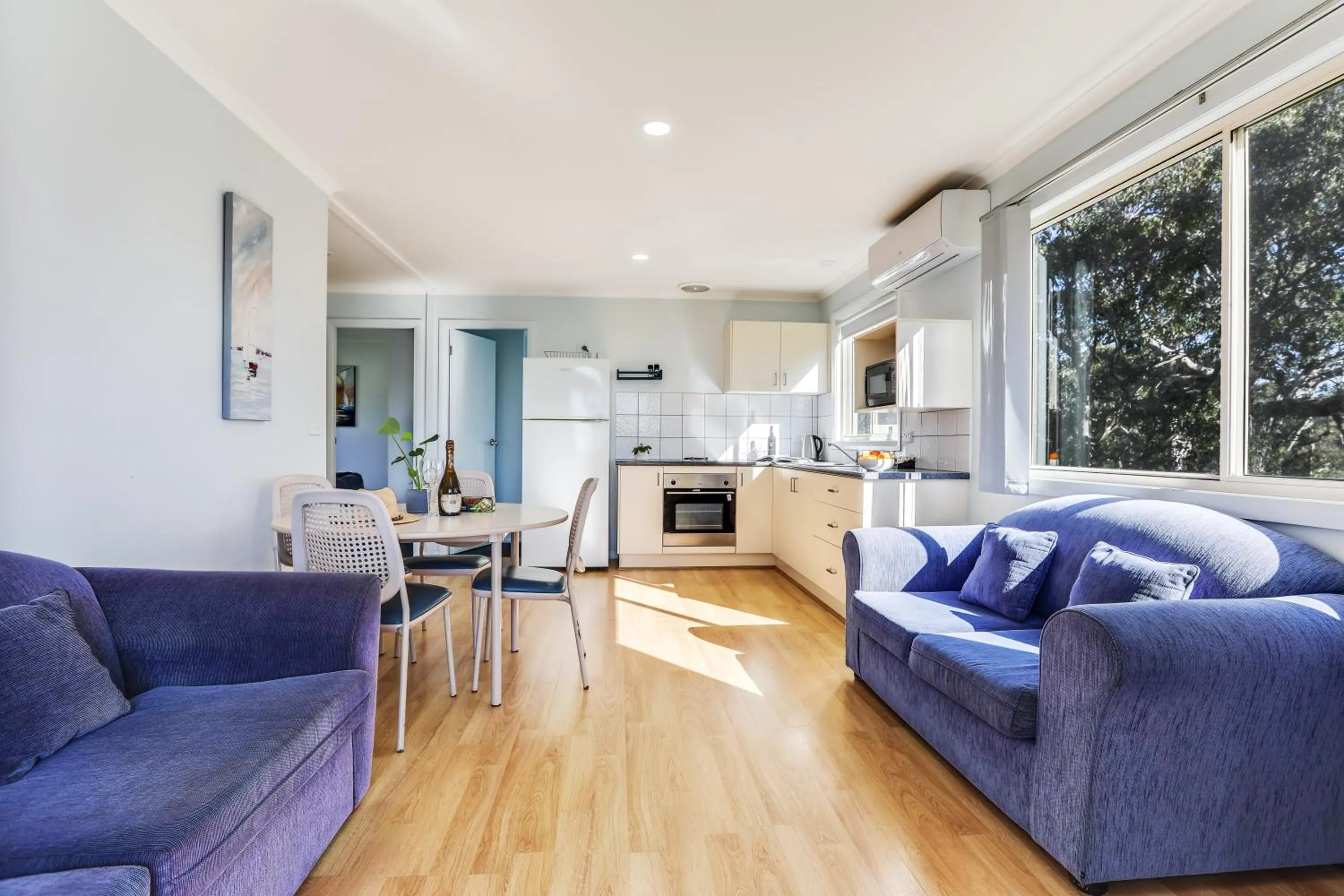 Dining area in Beach Cabins Merimbula