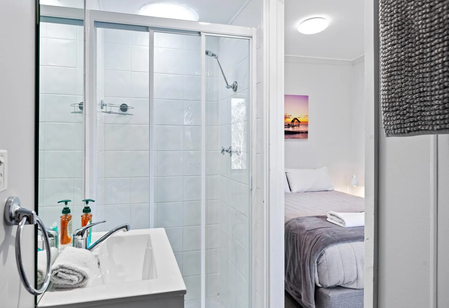 Bathroom, Bed in Beach Cabins Merimbula