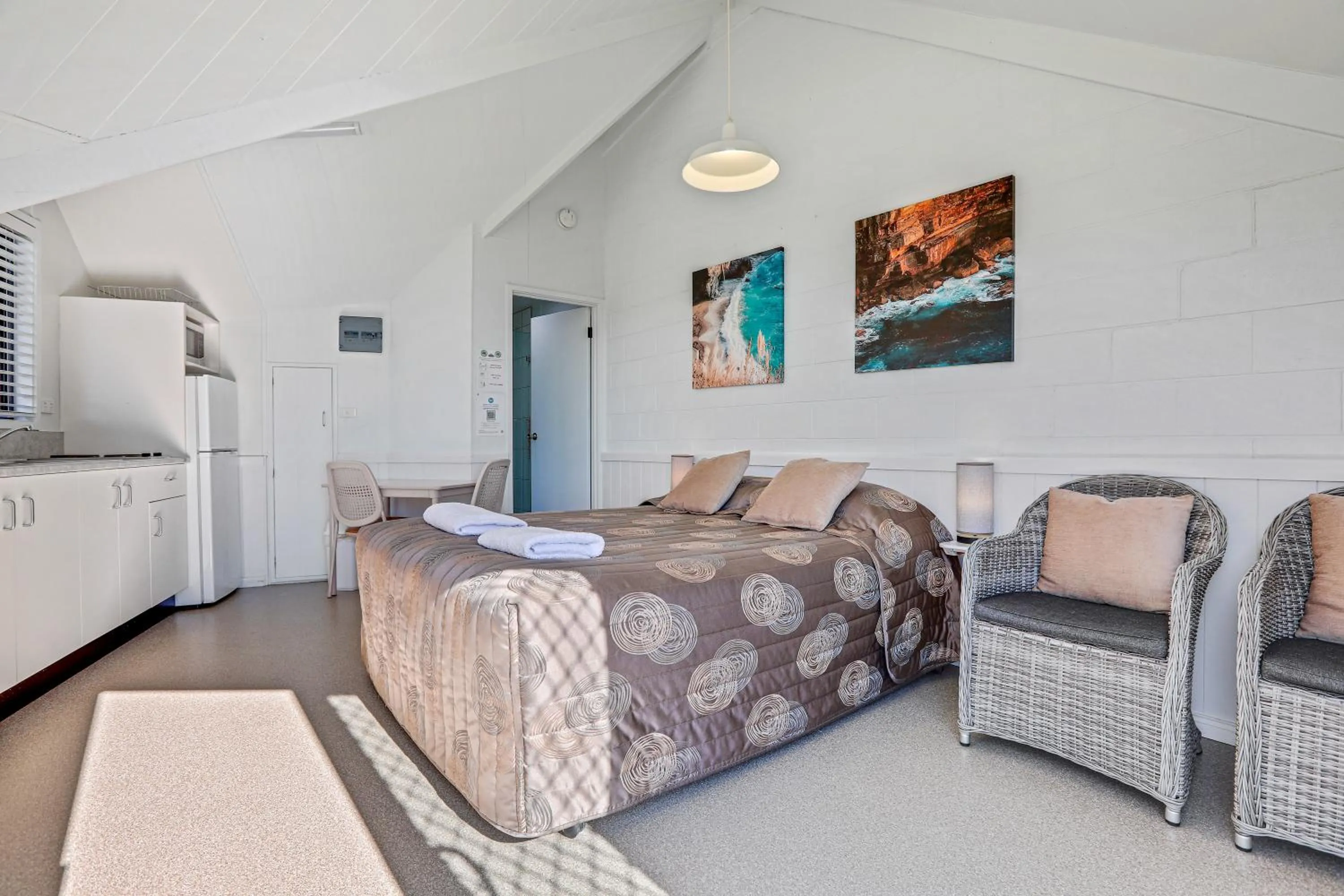 Bedroom, Bed in Beach Cabins Merimbula