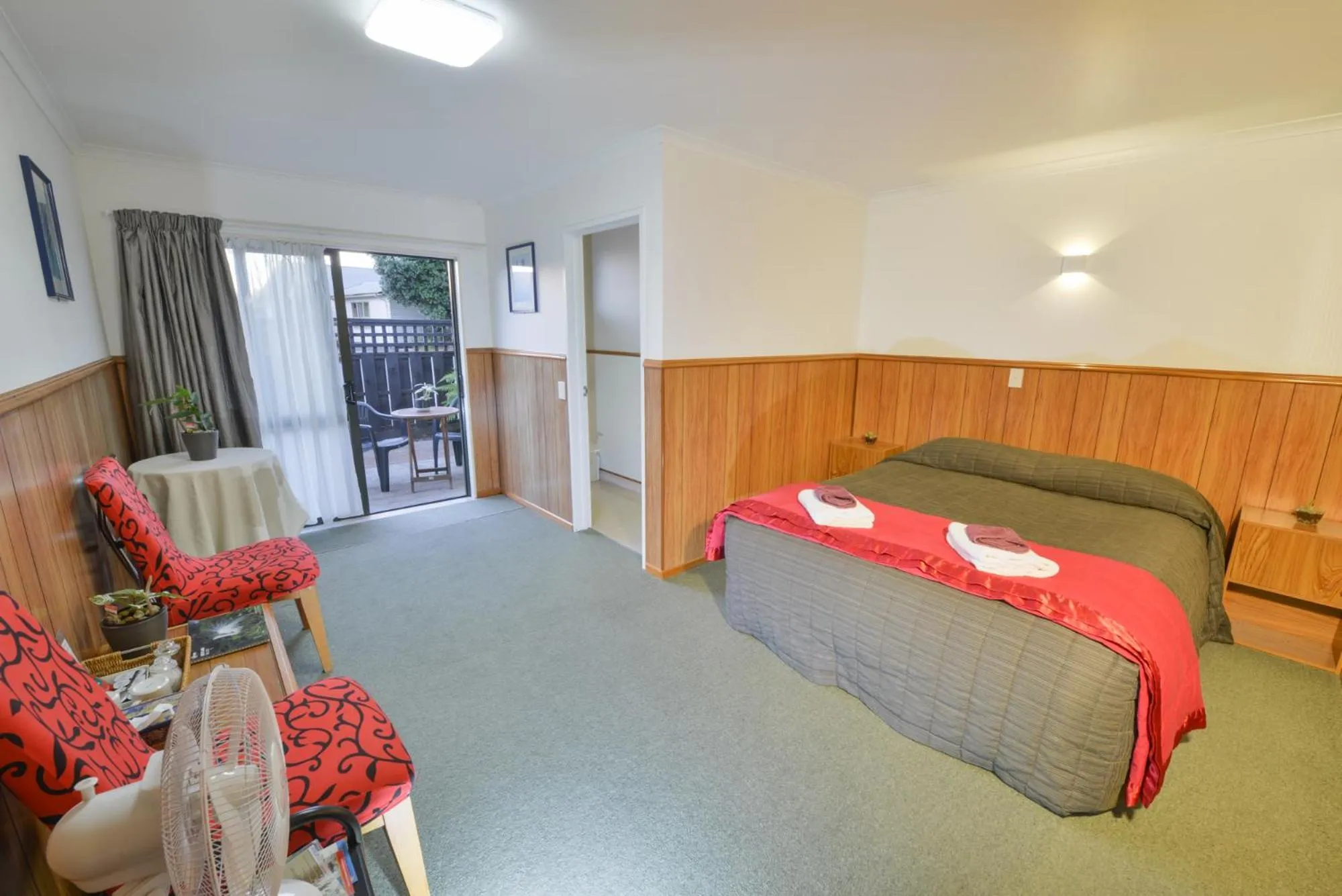 Photo of the whole room, Bed in Wilderness Motel Accommodation